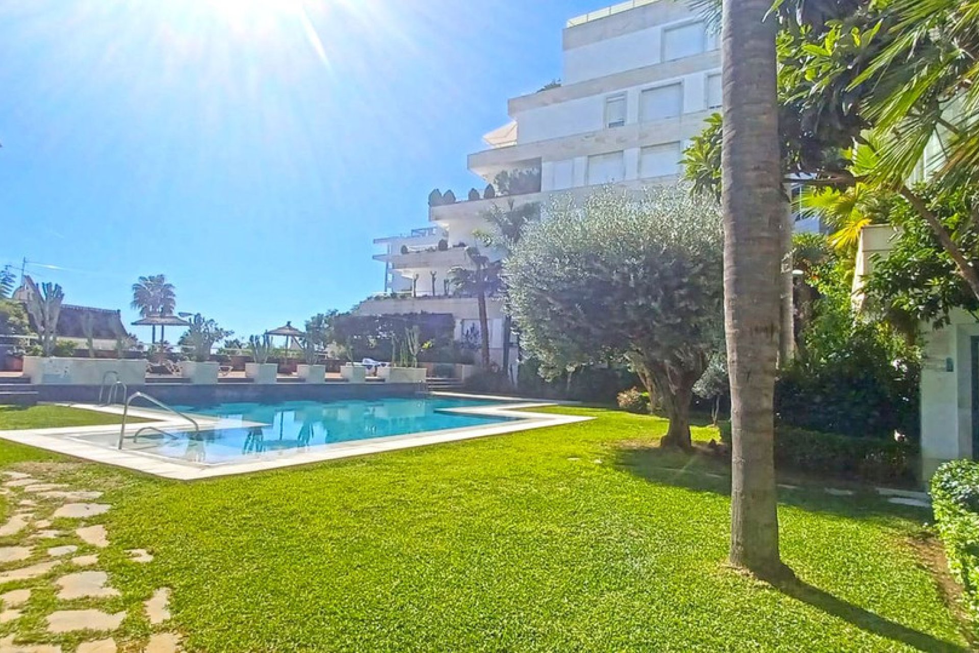 Resale - Apartment - Middle Floor Apartment - Marbella - Marbella Centro