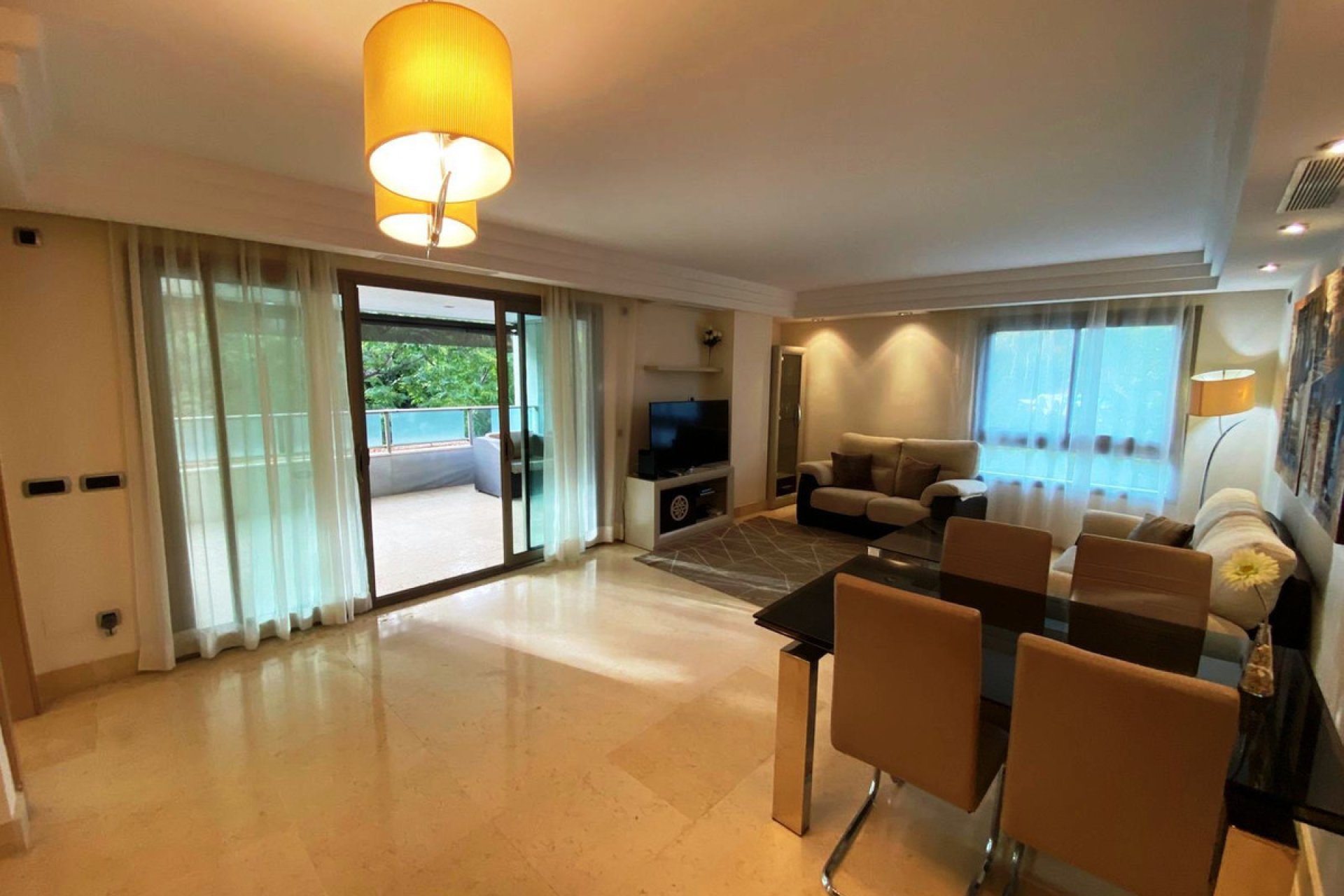 Resale - Apartment - Middle Floor Apartment - Marbella - Marbella Centro