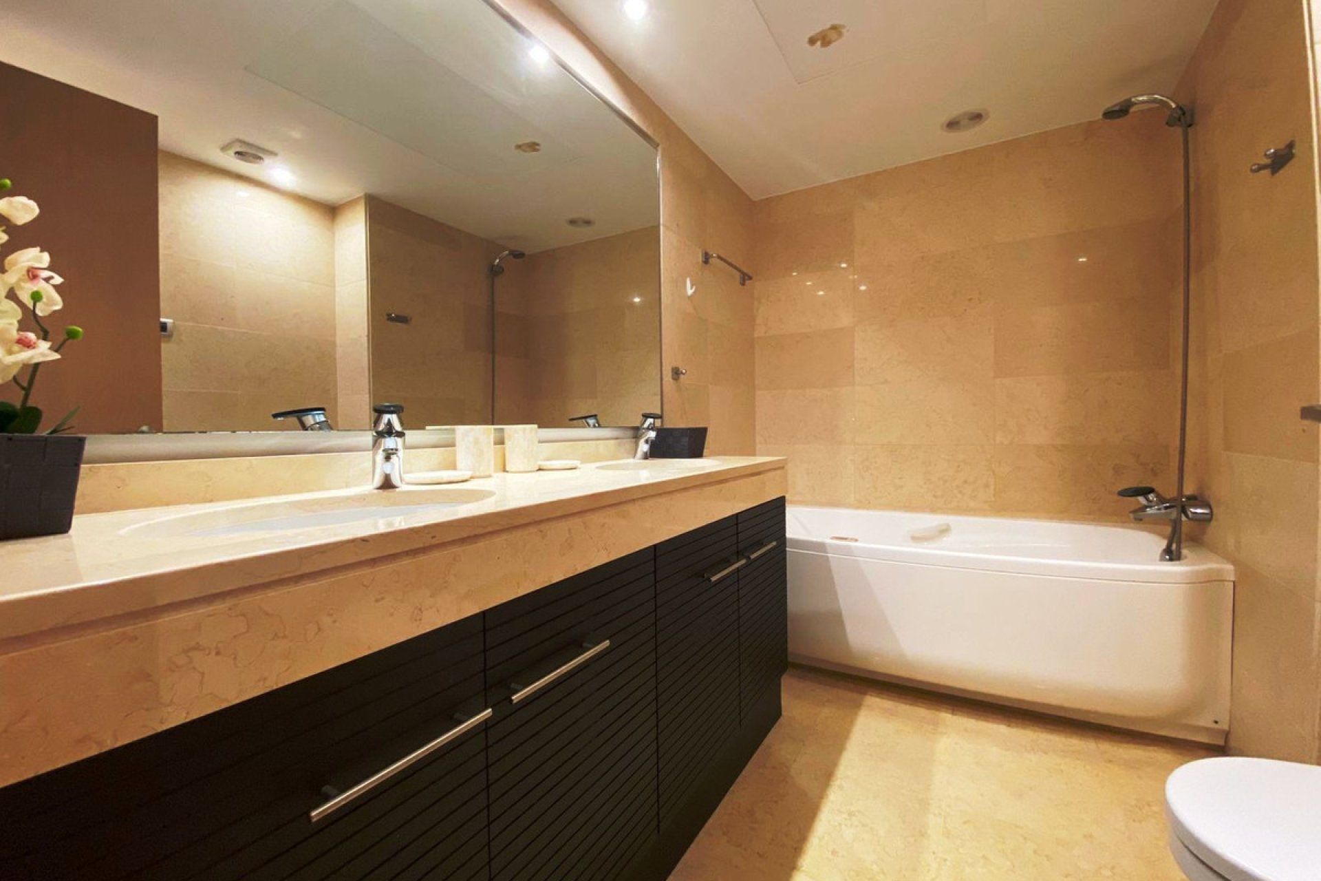 Resale - Apartment - Middle Floor Apartment - Marbella - Marbella Centro