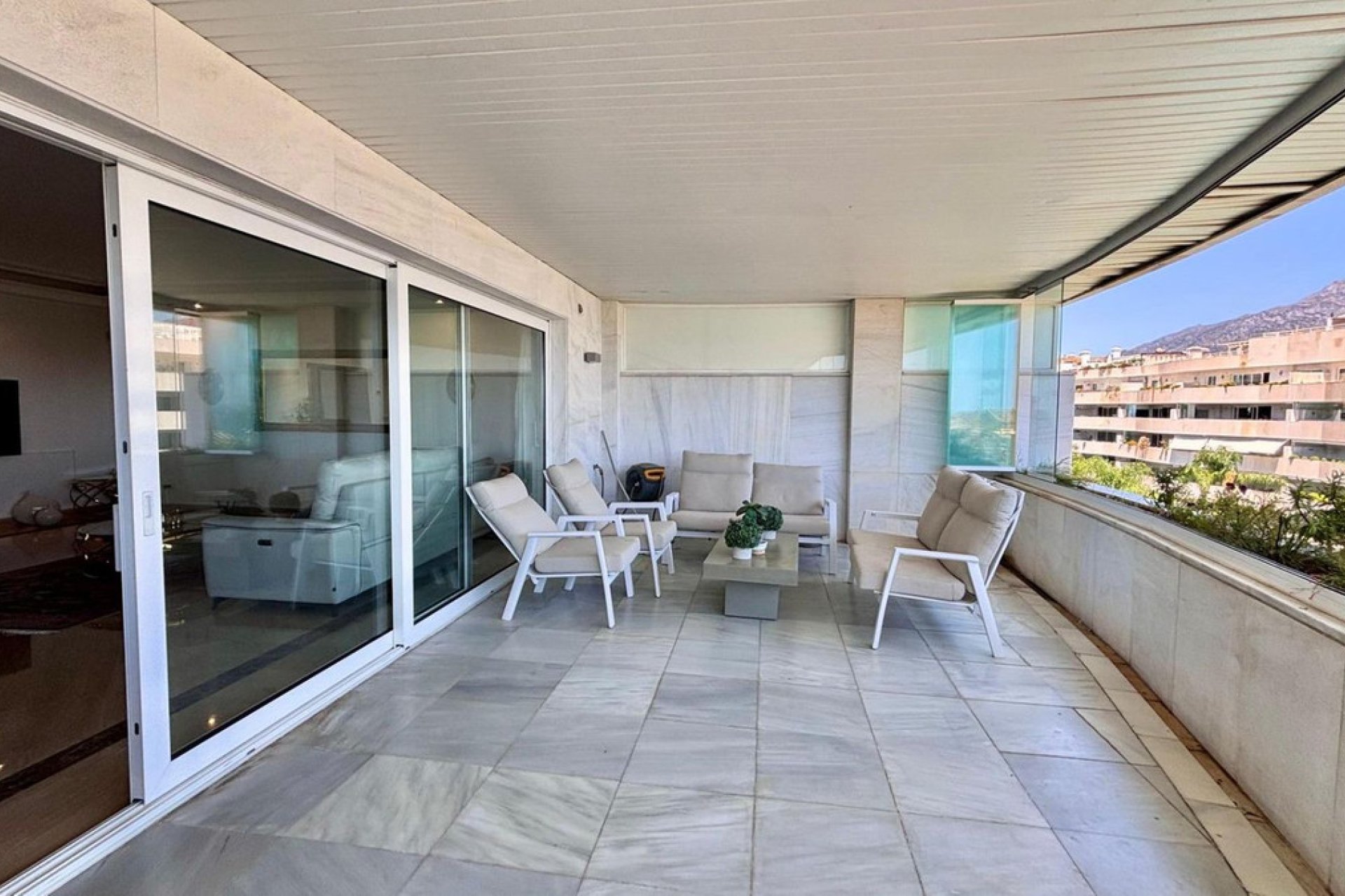 Resale - Apartment - Middle Floor Apartment - Marbella - Marbella Centro