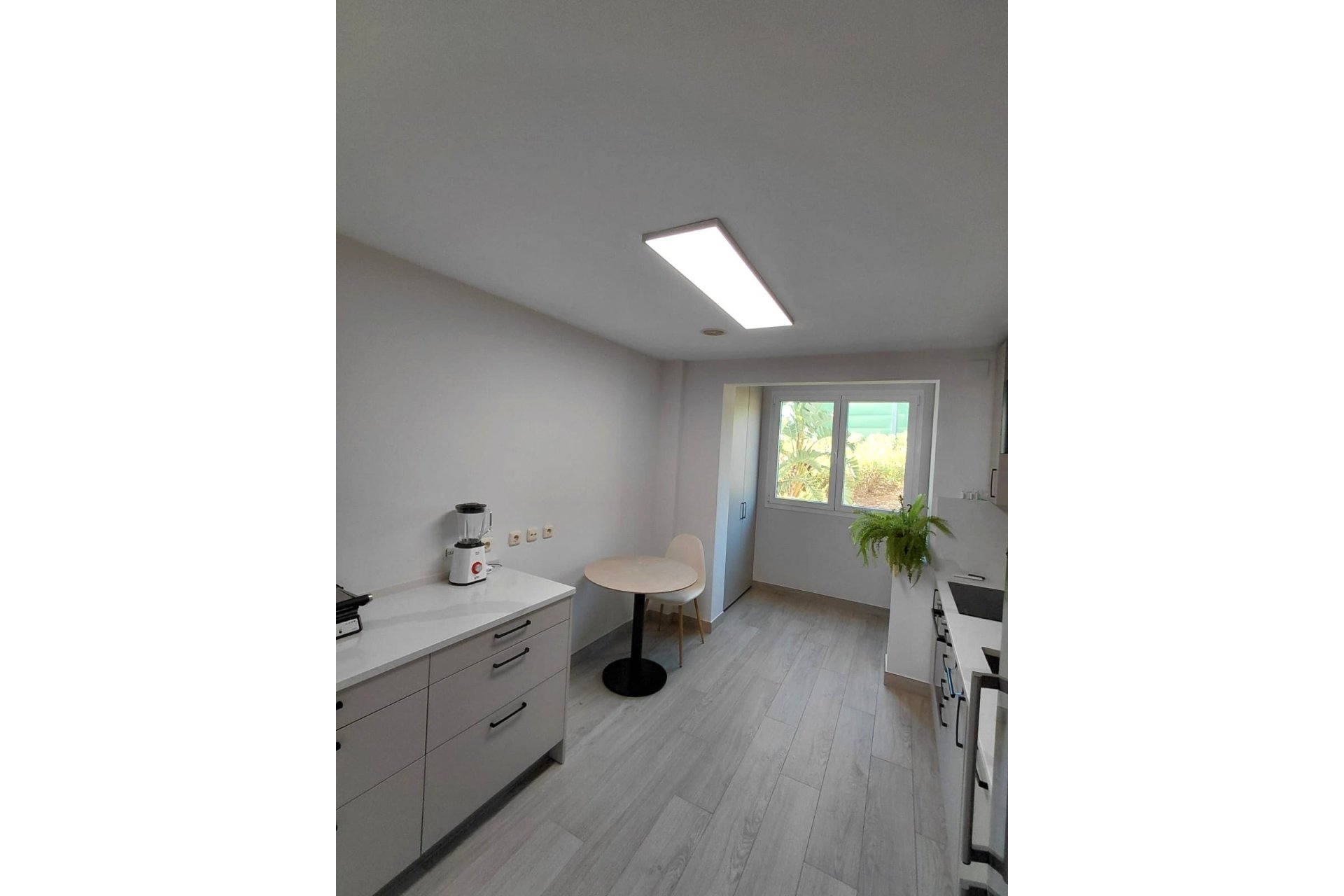 Resale - Apartment - Middle Floor Apartment - Marbella - Marbella Centro