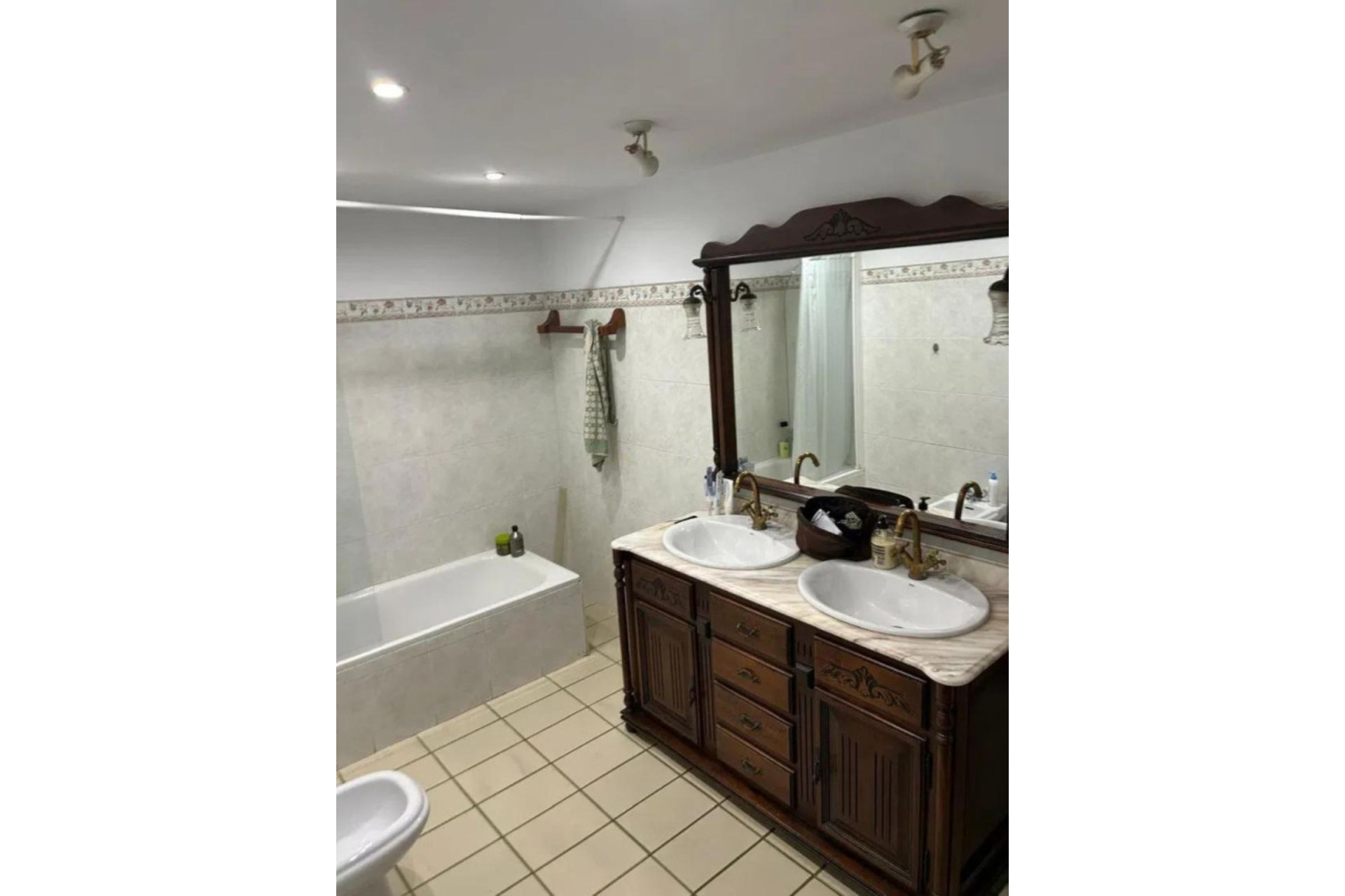 Resale - Apartment - Middle Floor Apartment - Marbella - Marbella Centro