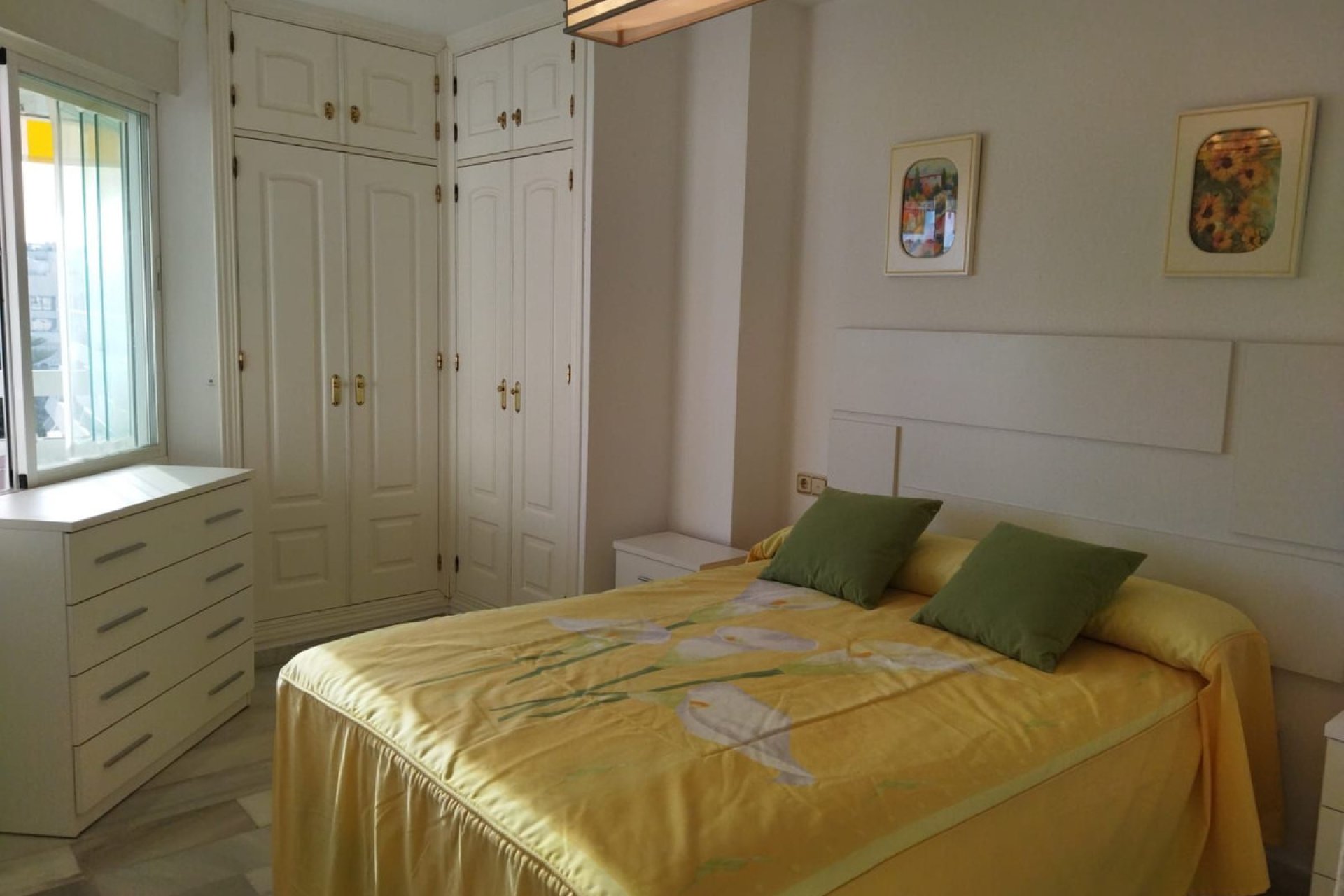 Resale - Apartment - Middle Floor Apartment - Marbella - Marbella Centro