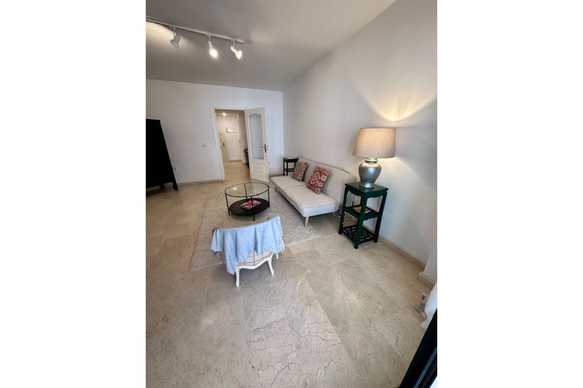 Resale - Apartment - Middle Floor Apartment - Marbella - Marbella Centro