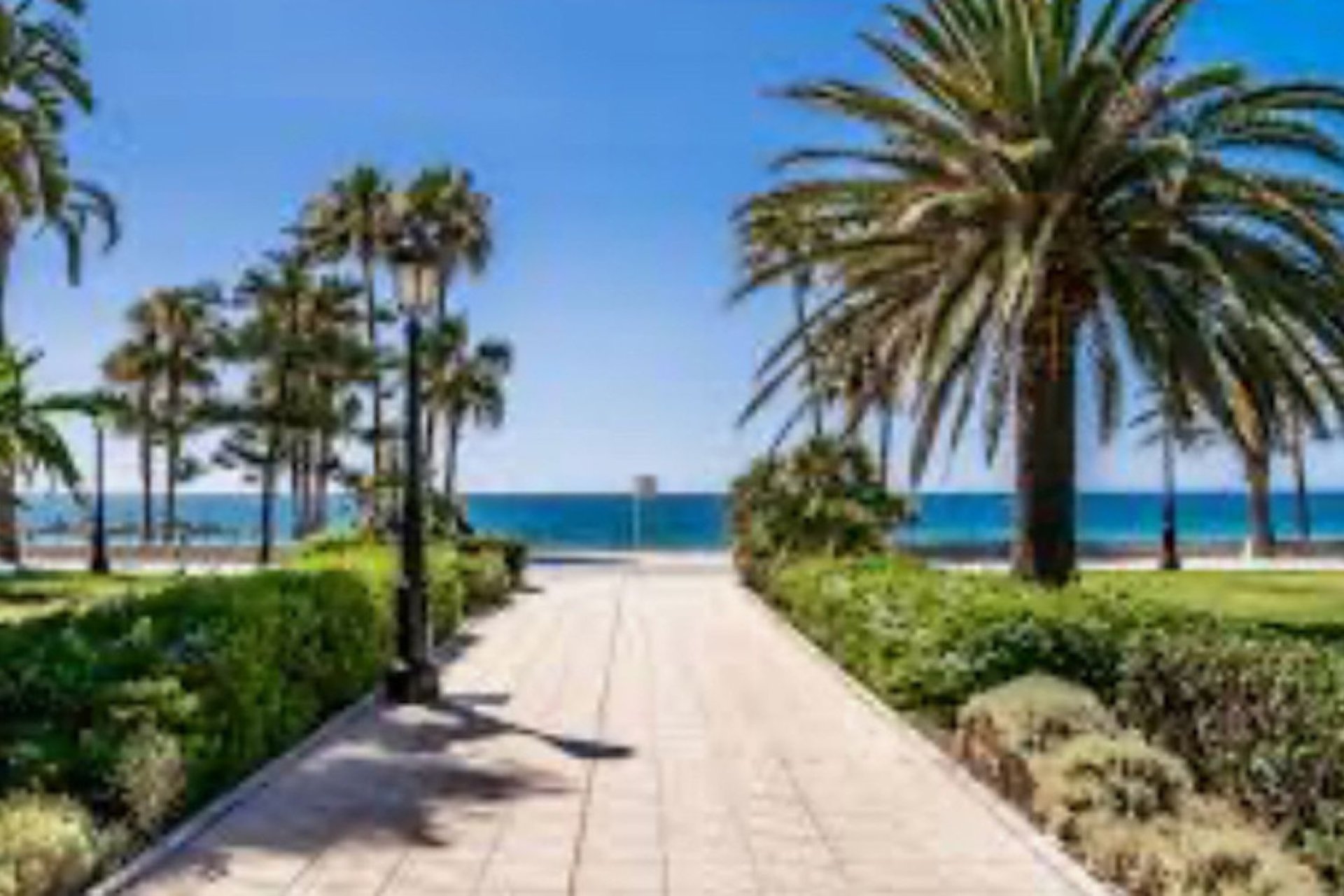 Resale - Apartment - Middle Floor Apartment - Marbella - Marbella Centro