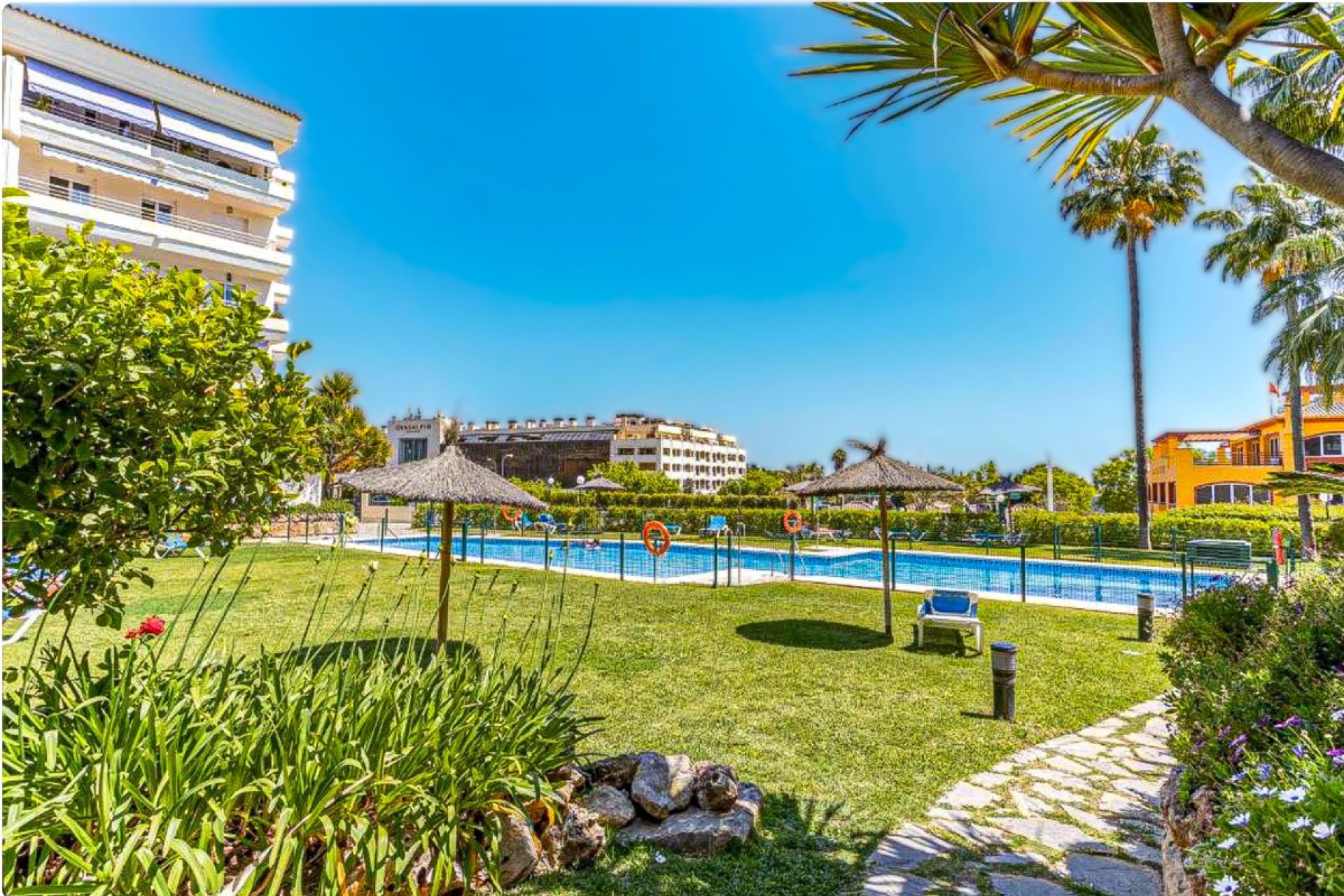 Resale - Apartment - Middle Floor Apartment - Marbella - Marbella Centro