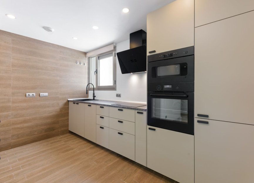 Resale - Apartment - Middle Floor Apartment - Marbella - Marbella Centro