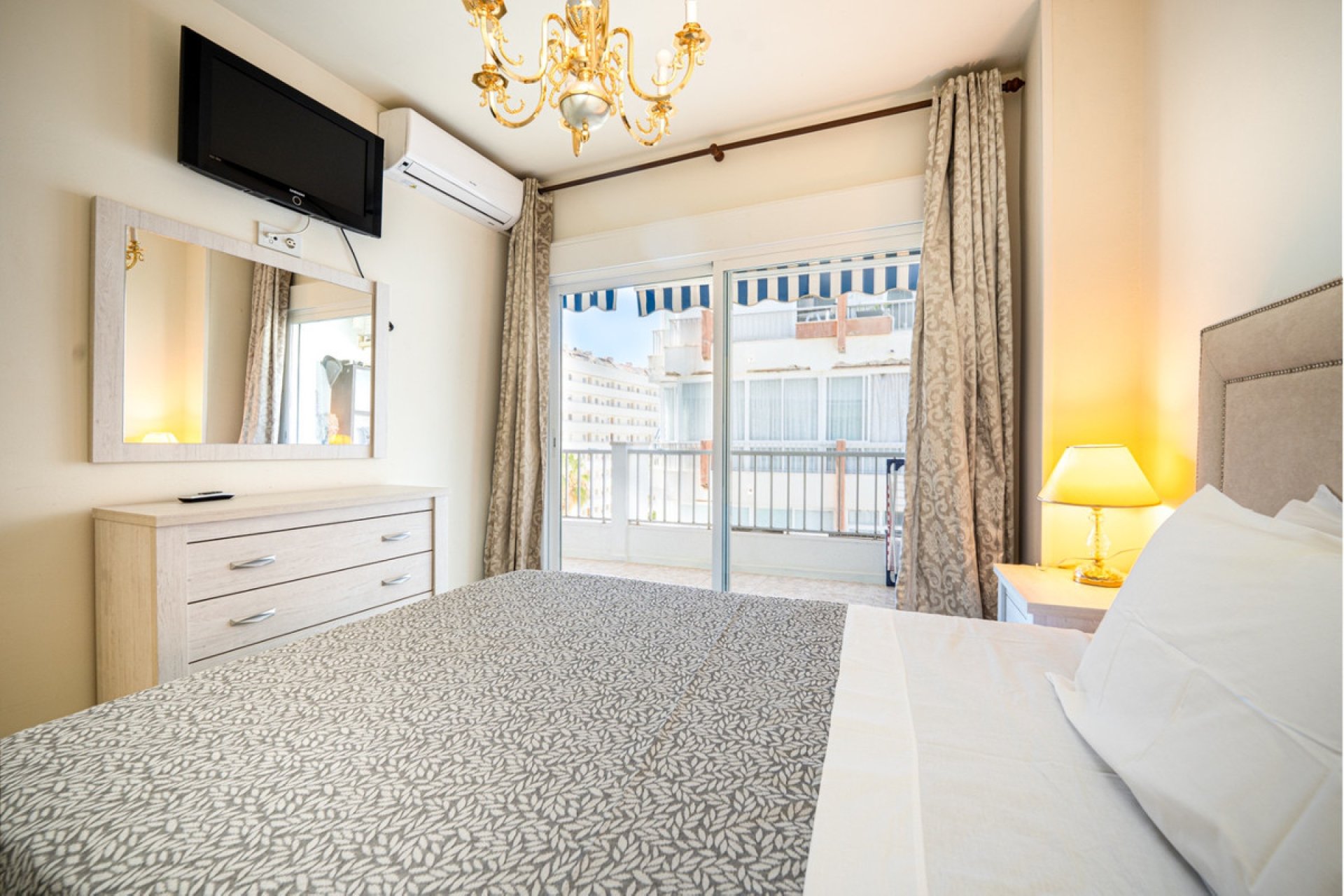 Resale - Apartment - Middle Floor Apartment - Marbella - Marbella Centro