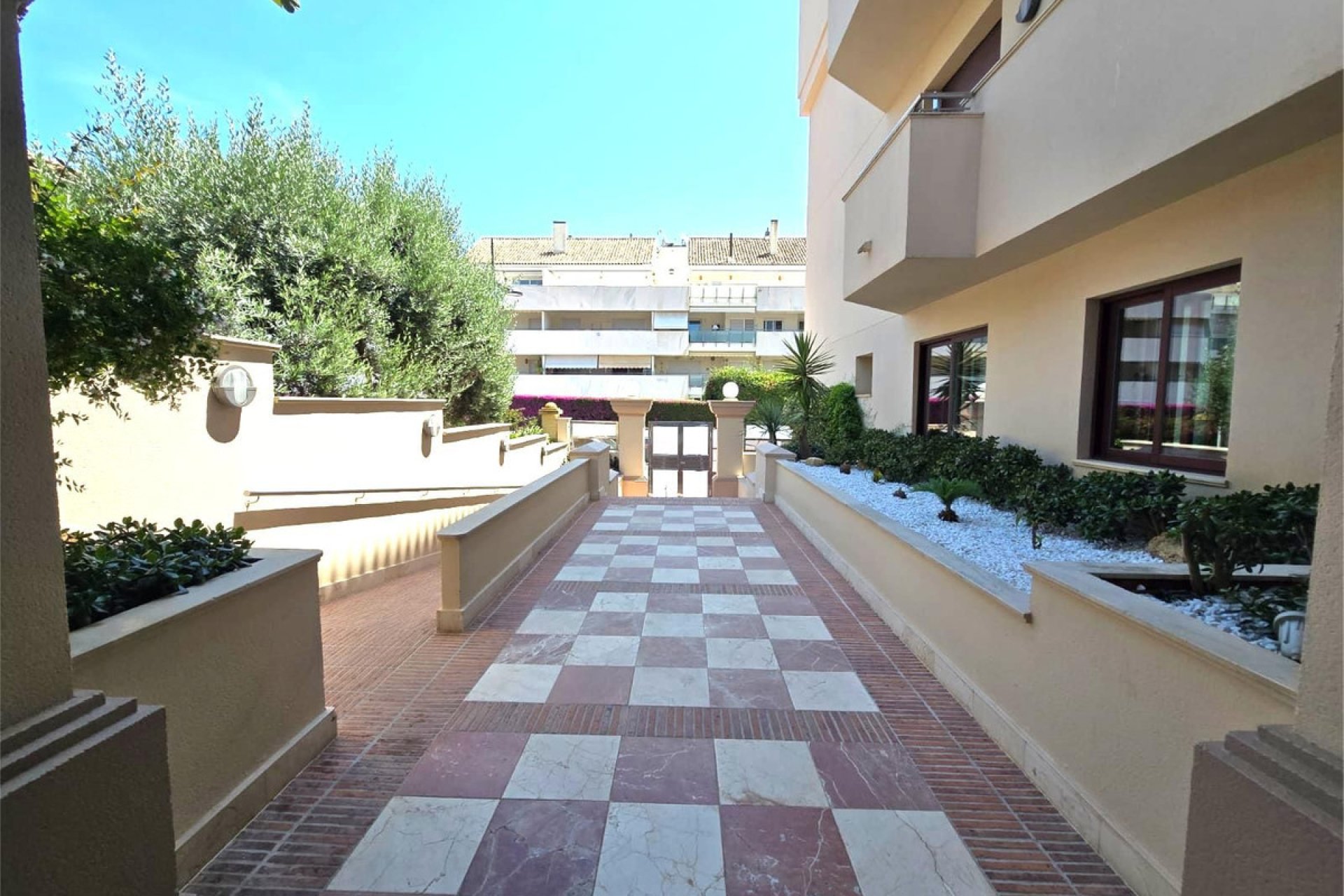Resale - Apartment - Middle Floor Apartment - Marbella - Marbella Centro