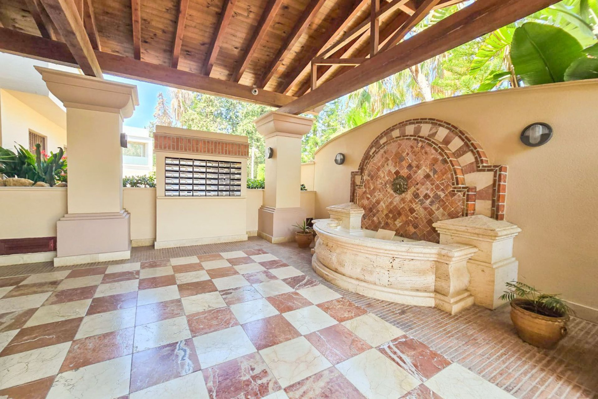 Resale - Apartment - Middle Floor Apartment - Marbella - Marbella Centro