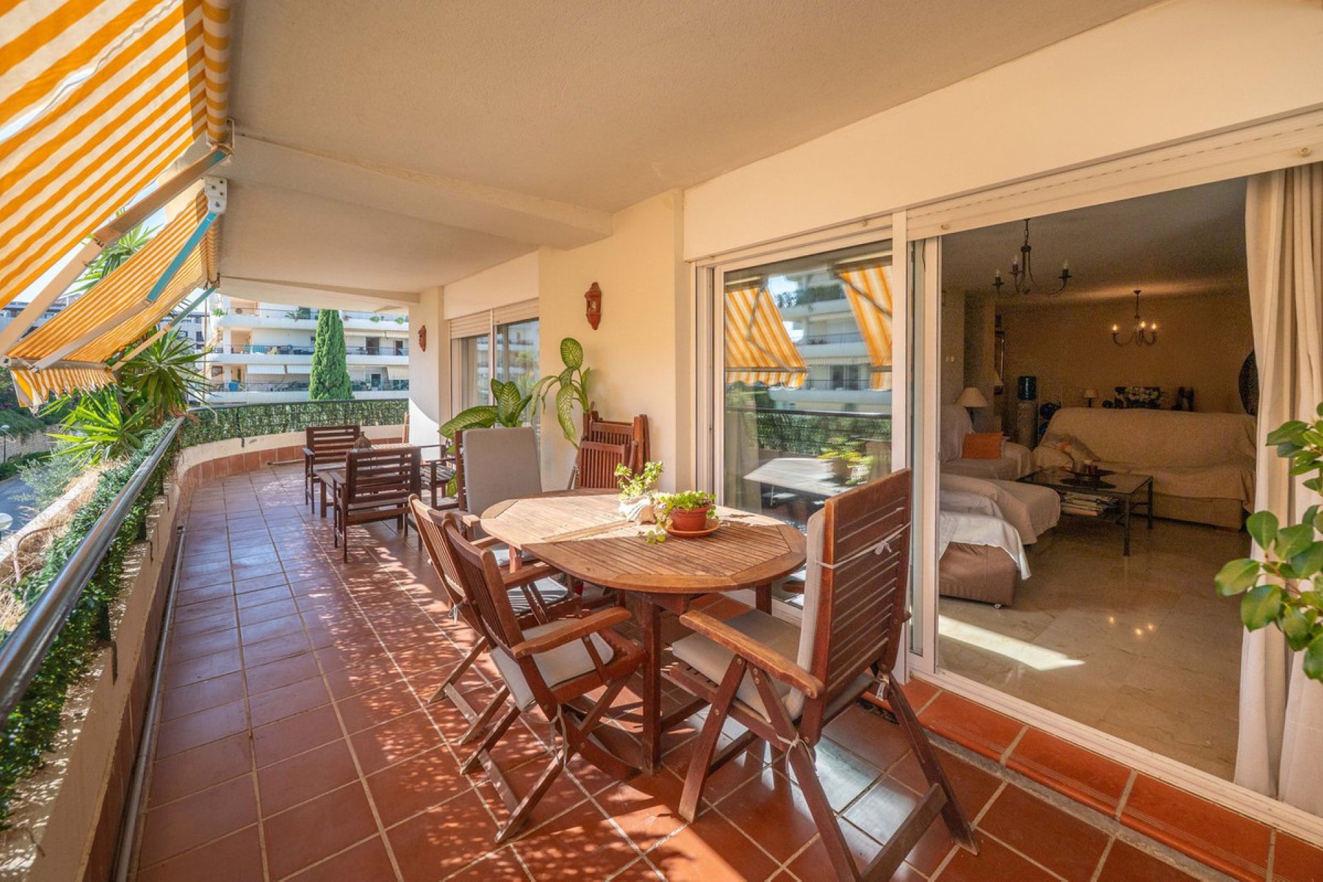 Resale - Apartment - Middle Floor Apartment - Marbella - Marbella Centro