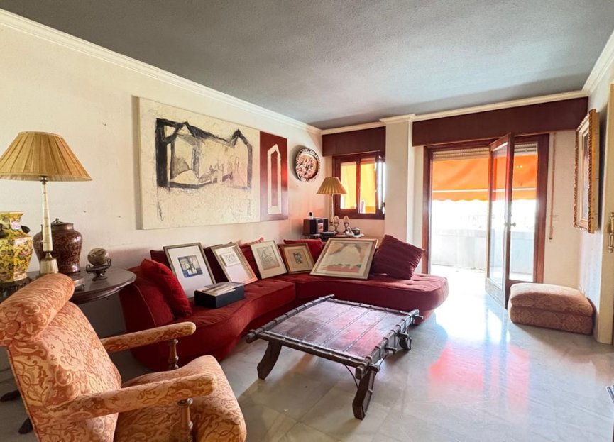 Resale - Apartment - Middle Floor Apartment - Marbella - Marbella Centro