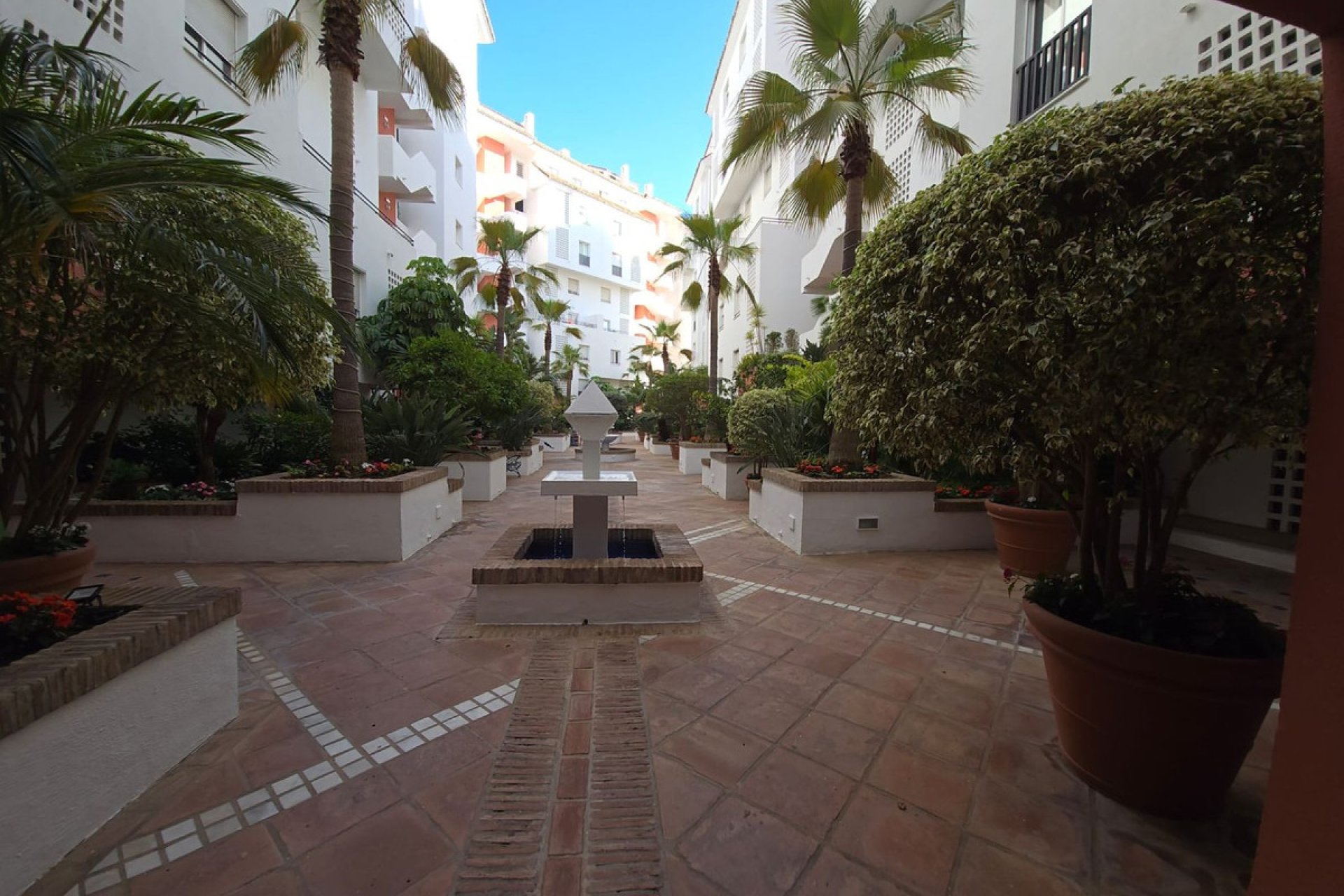 Resale - Apartment - Middle Floor Apartment - Marbella - Marbella Centro