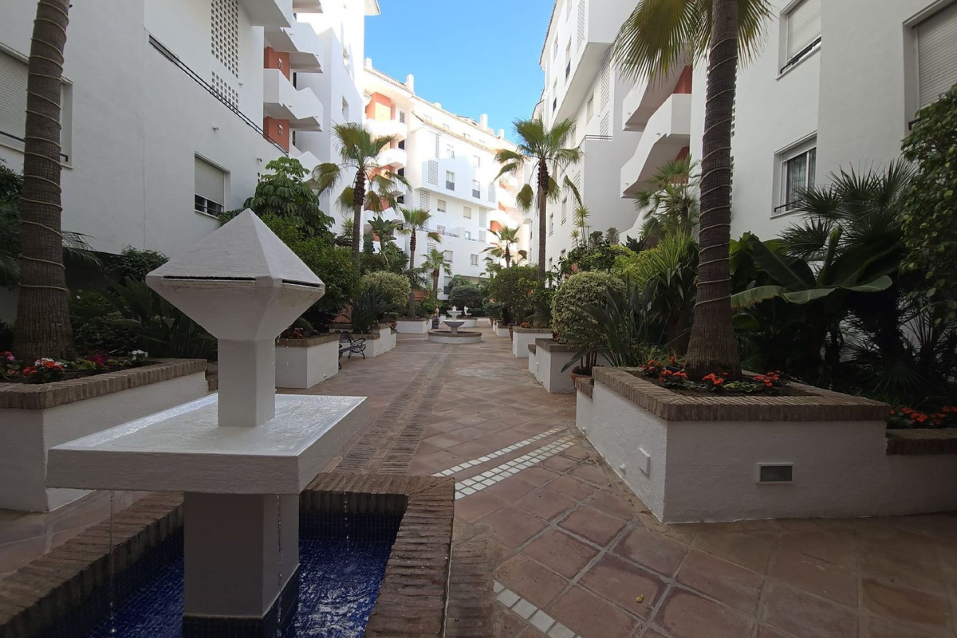 Resale - Apartment - Middle Floor Apartment - Marbella - Marbella Centro