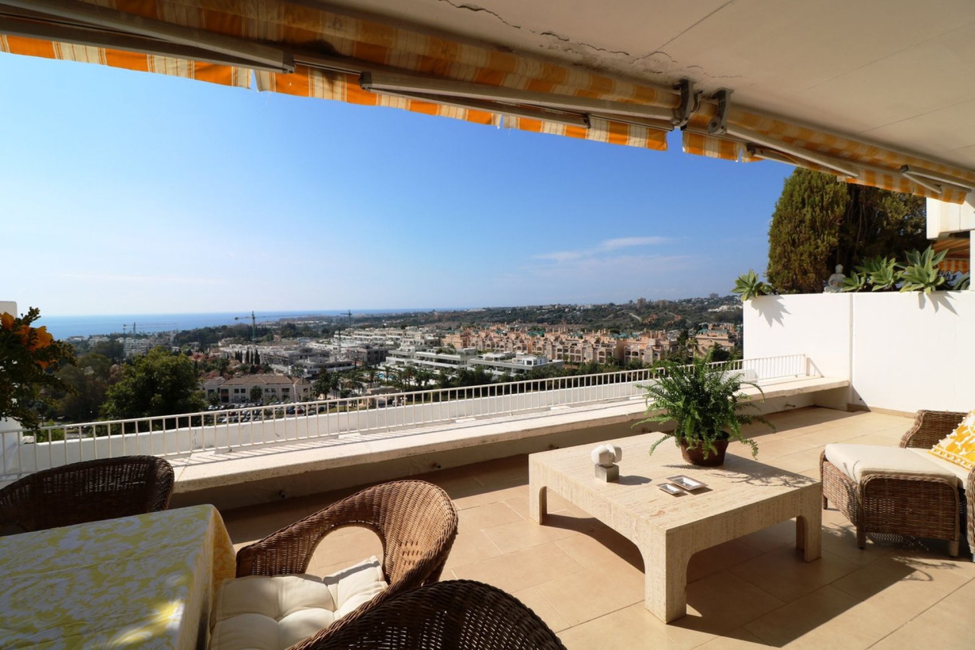 Resale - Apartment - Middle Floor Apartment - Marbella - Marbella Centro