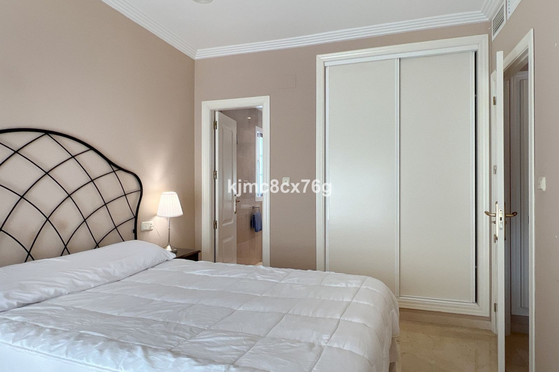 Resale - Apartment - Middle Floor Apartment - Marbella - Marbella Centro