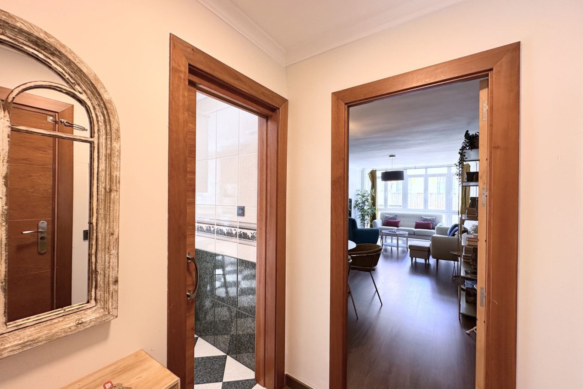 Resale - Apartment - Middle Floor Apartment - Marbella - Marbella Centro