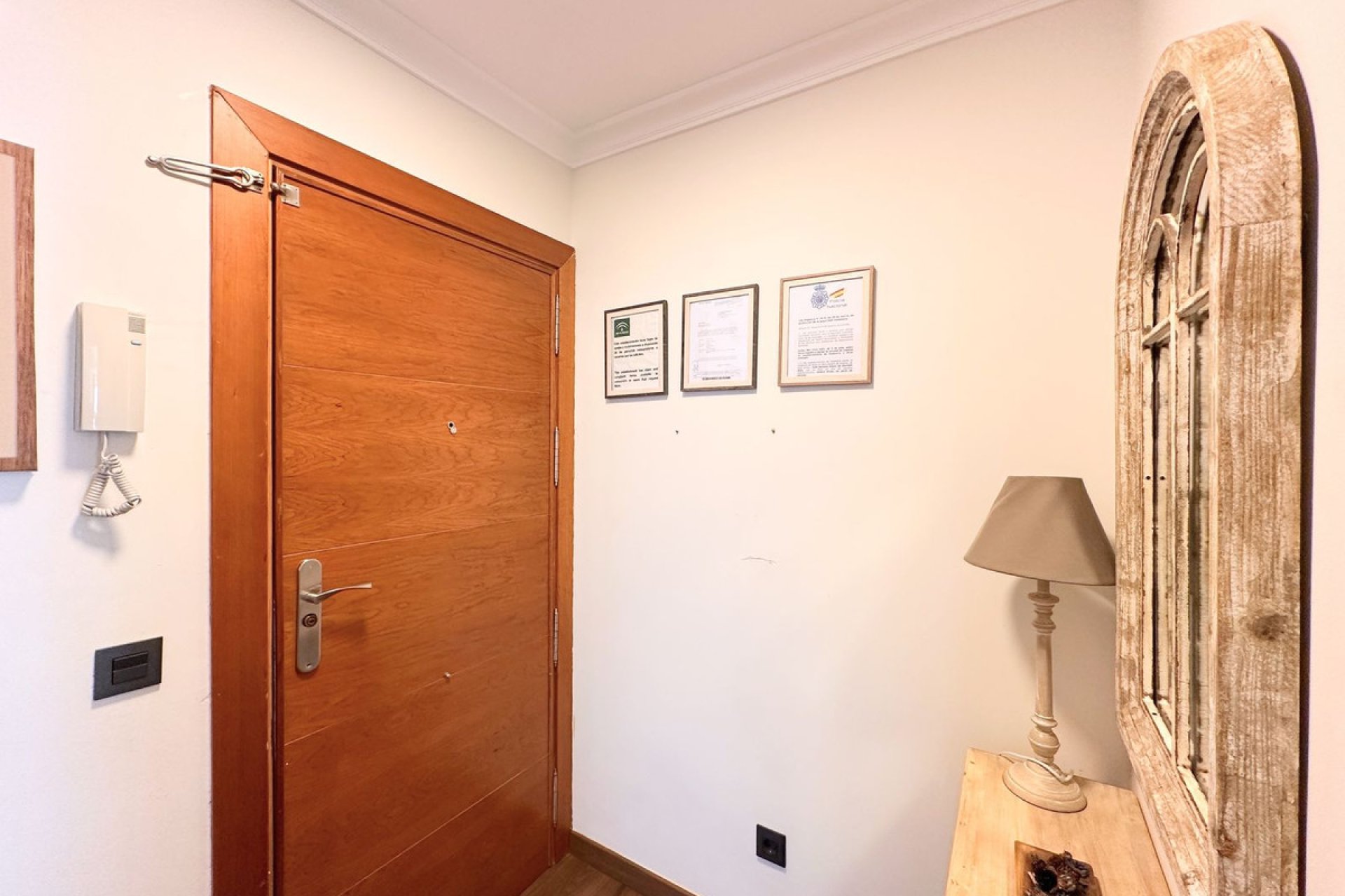 Resale - Apartment - Middle Floor Apartment - Marbella - Marbella Centro