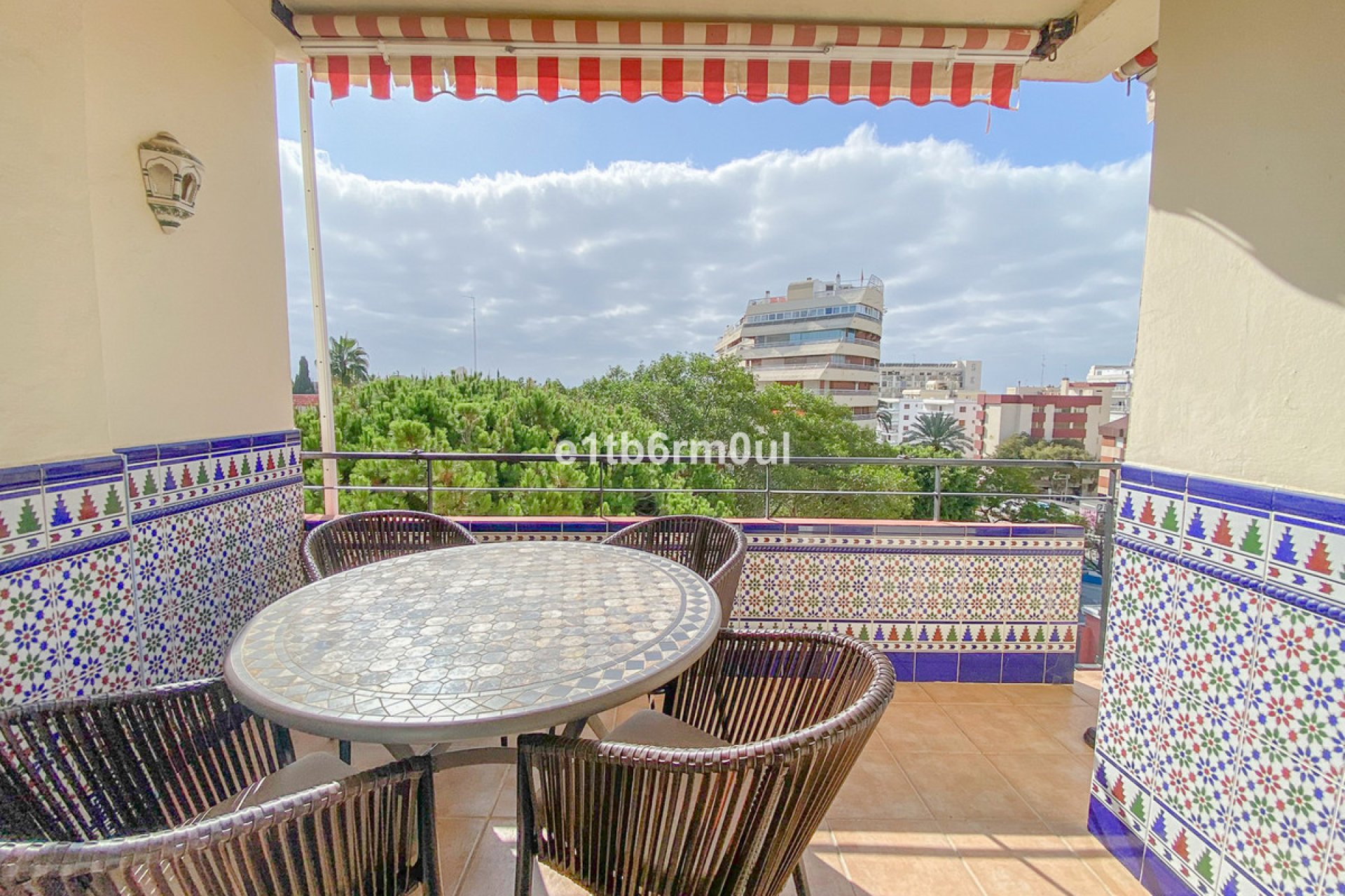 Resale - Apartment - Middle Floor Apartment - Marbella - Marbella Centro