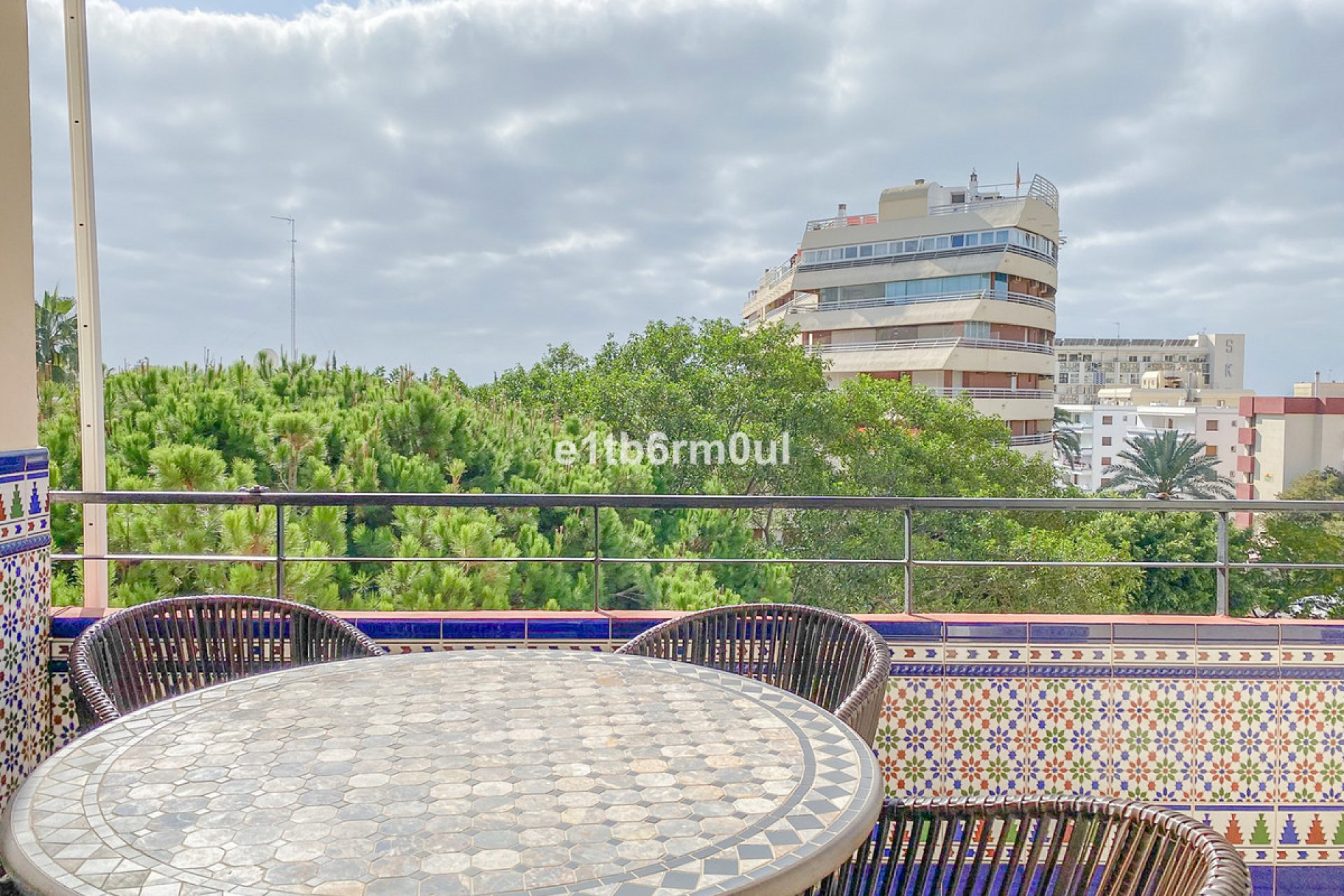 Resale - Apartment - Middle Floor Apartment - Marbella - Marbella Centro