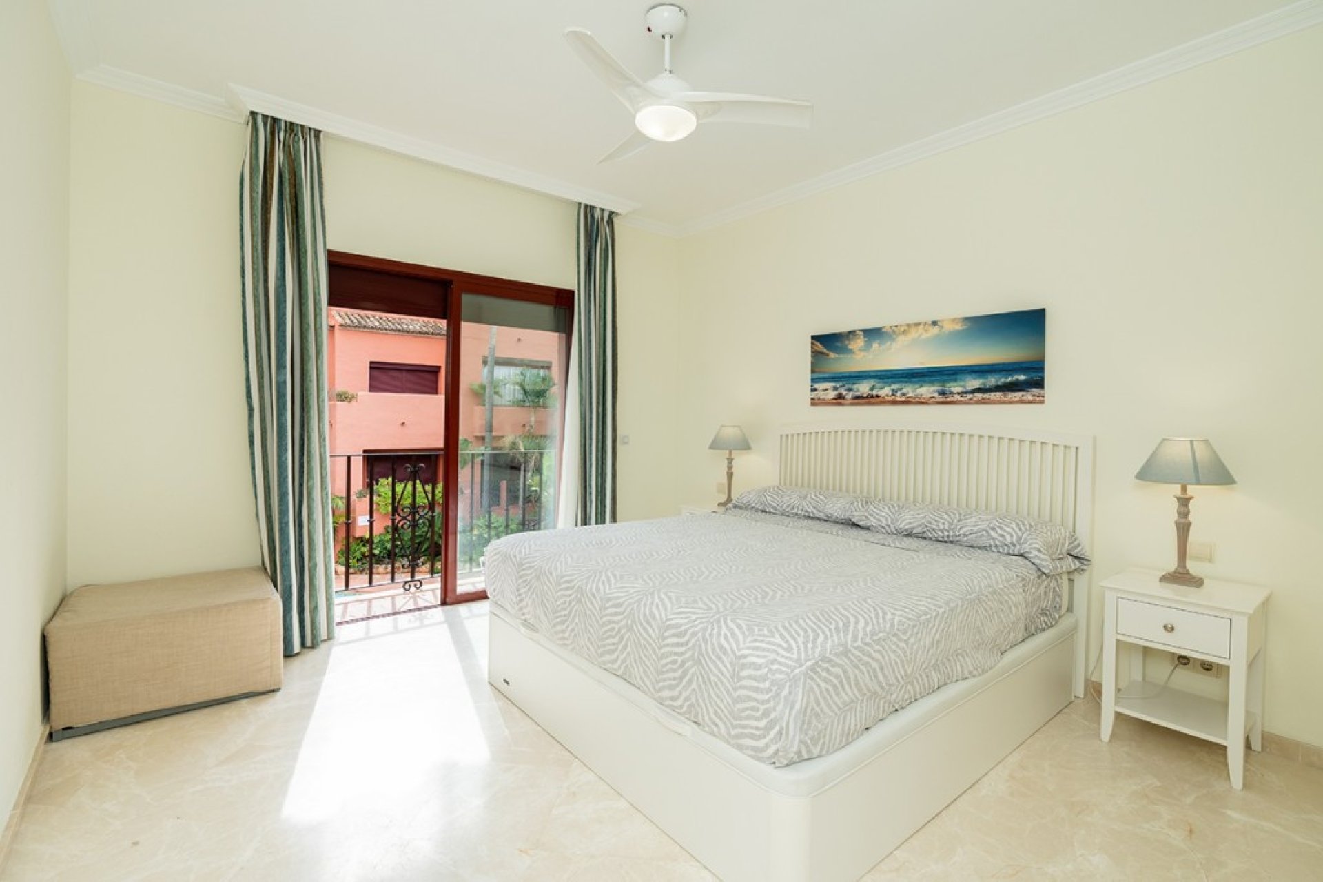 Resale - Apartment - Middle Floor Apartment - Marbella - Marbella Centro