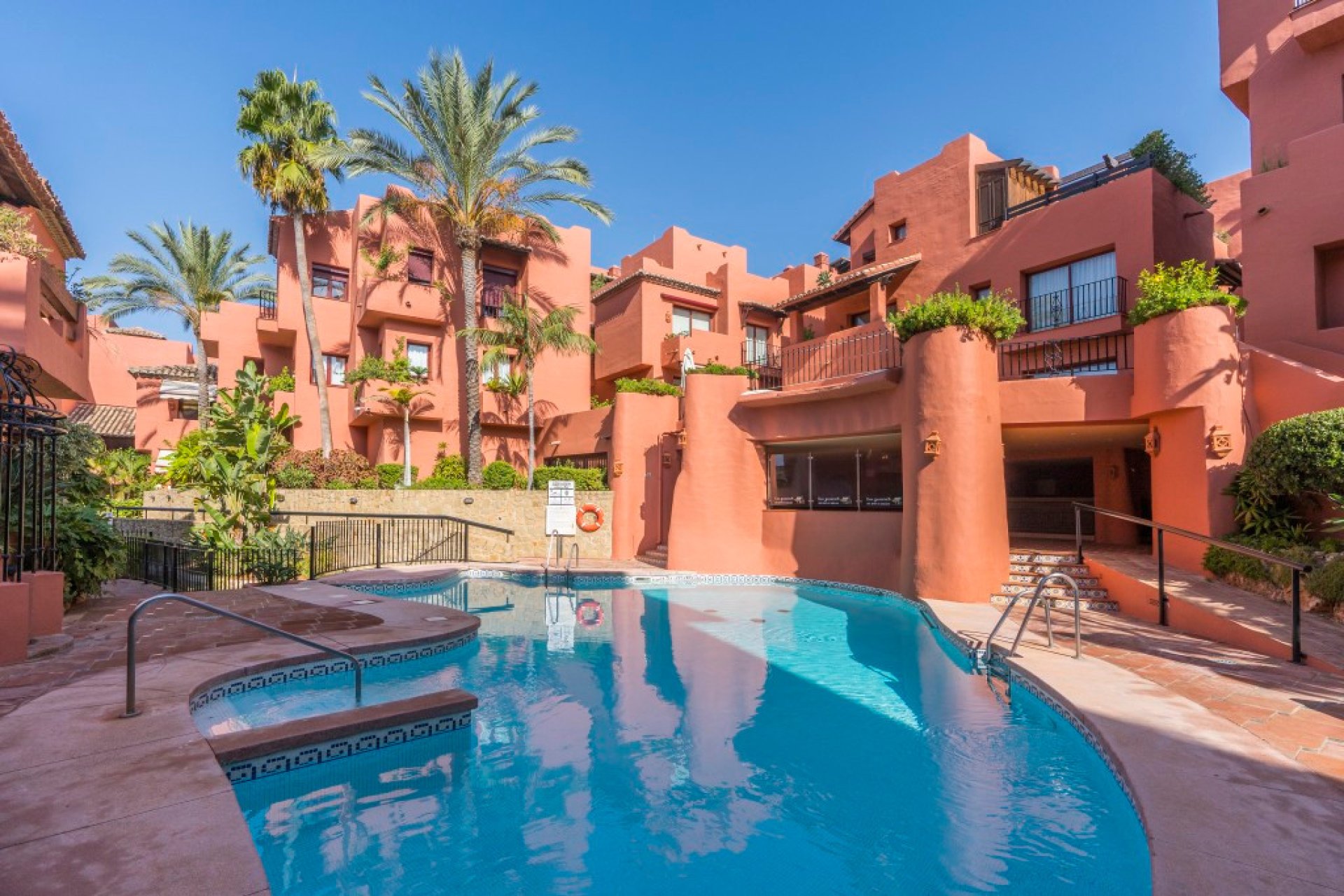 Resale - Apartment - Middle Floor Apartment - Marbella - Marbella Centro