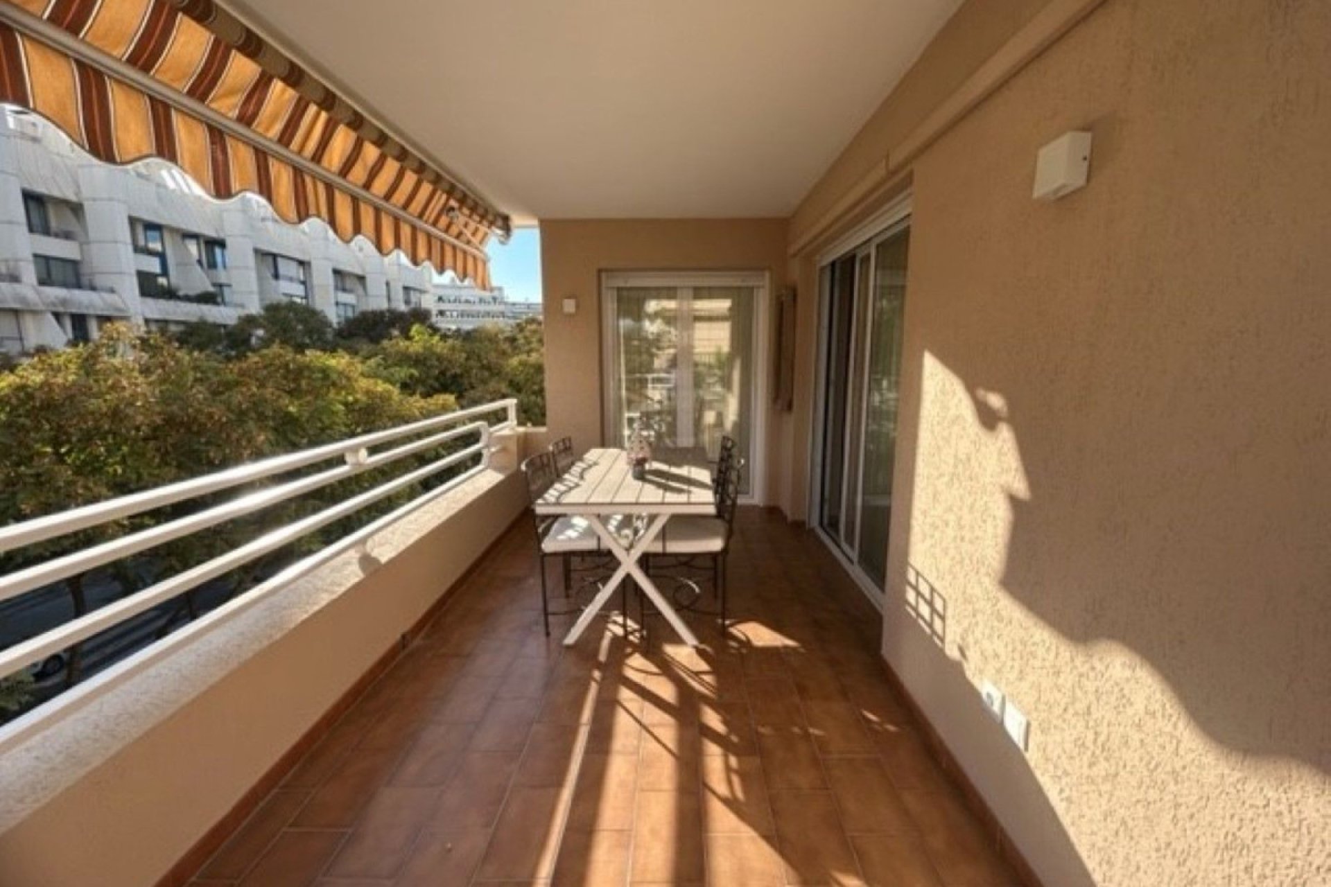 Resale - Apartment - Middle Floor Apartment - Marbella - Marbella Centro