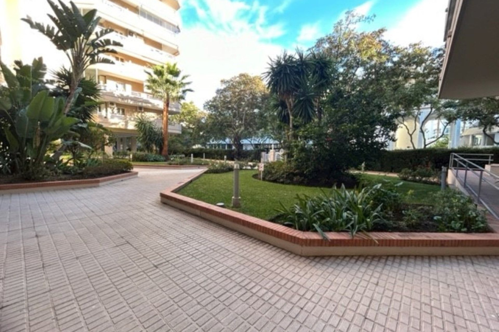 Resale - Apartment - Middle Floor Apartment - Marbella - Marbella Centro