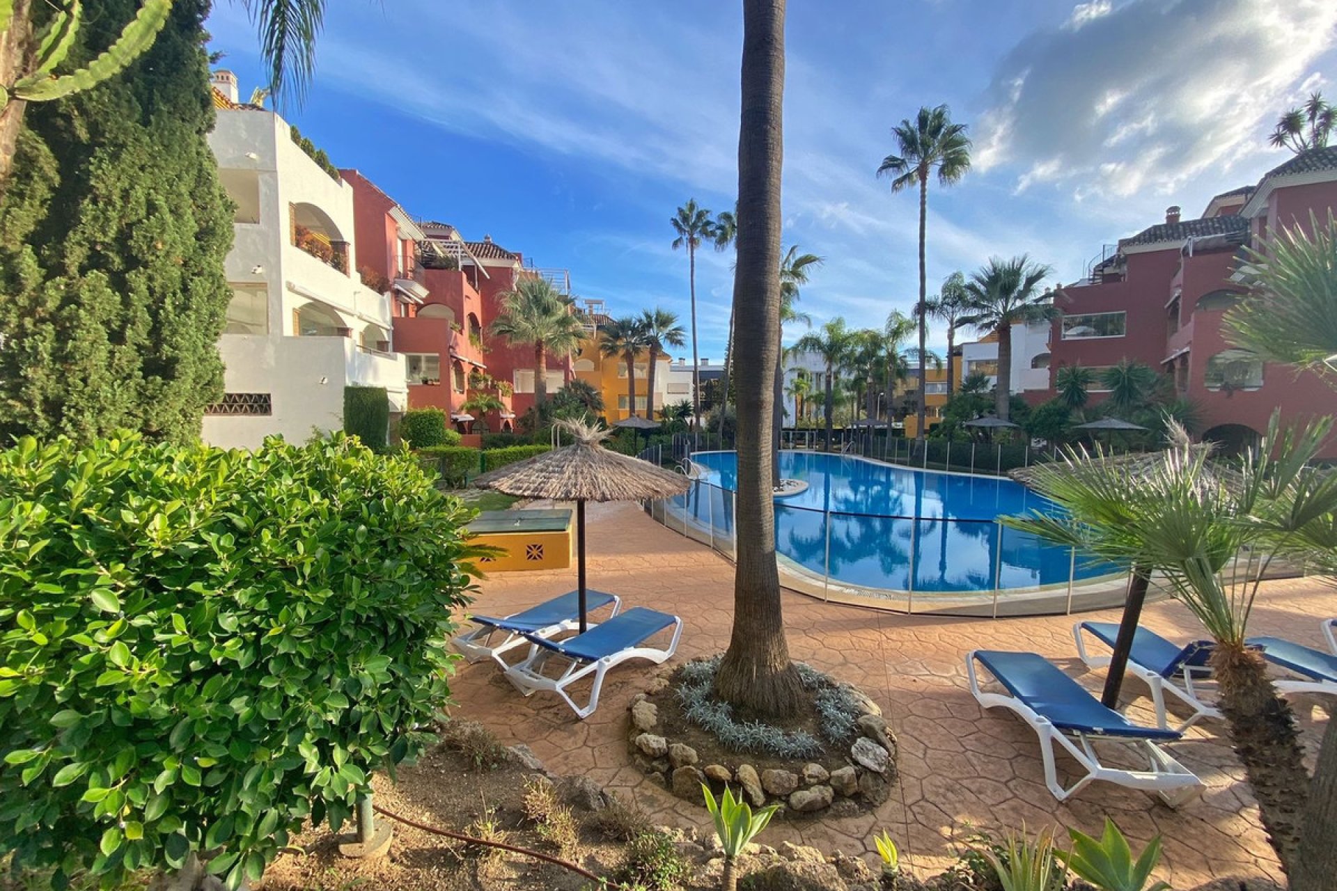 Resale - Apartment - Middle Floor Apartment - Marbella - Marbella Centro