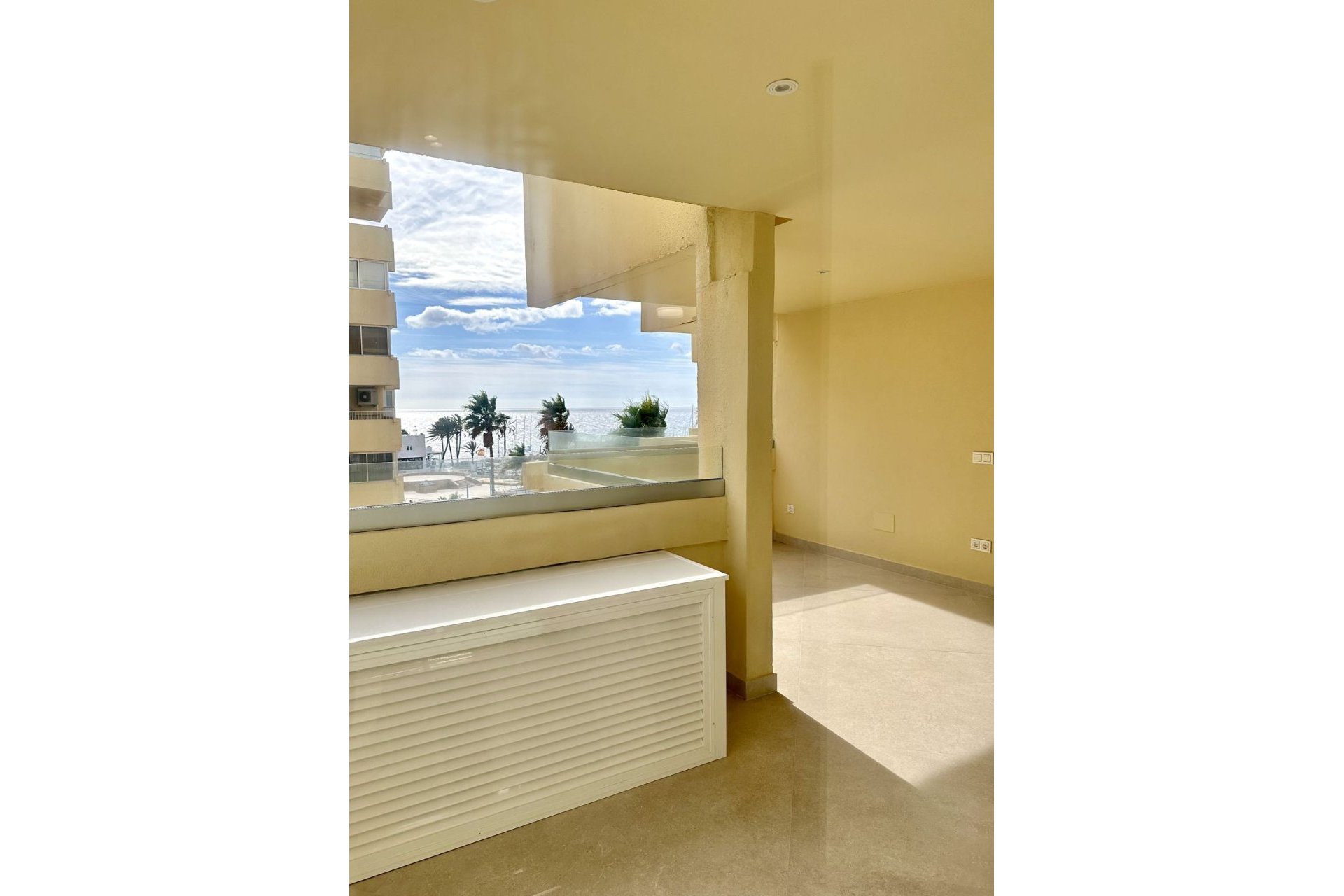 Resale - Apartment - Middle Floor Apartment - Marbella - Marbella Centro