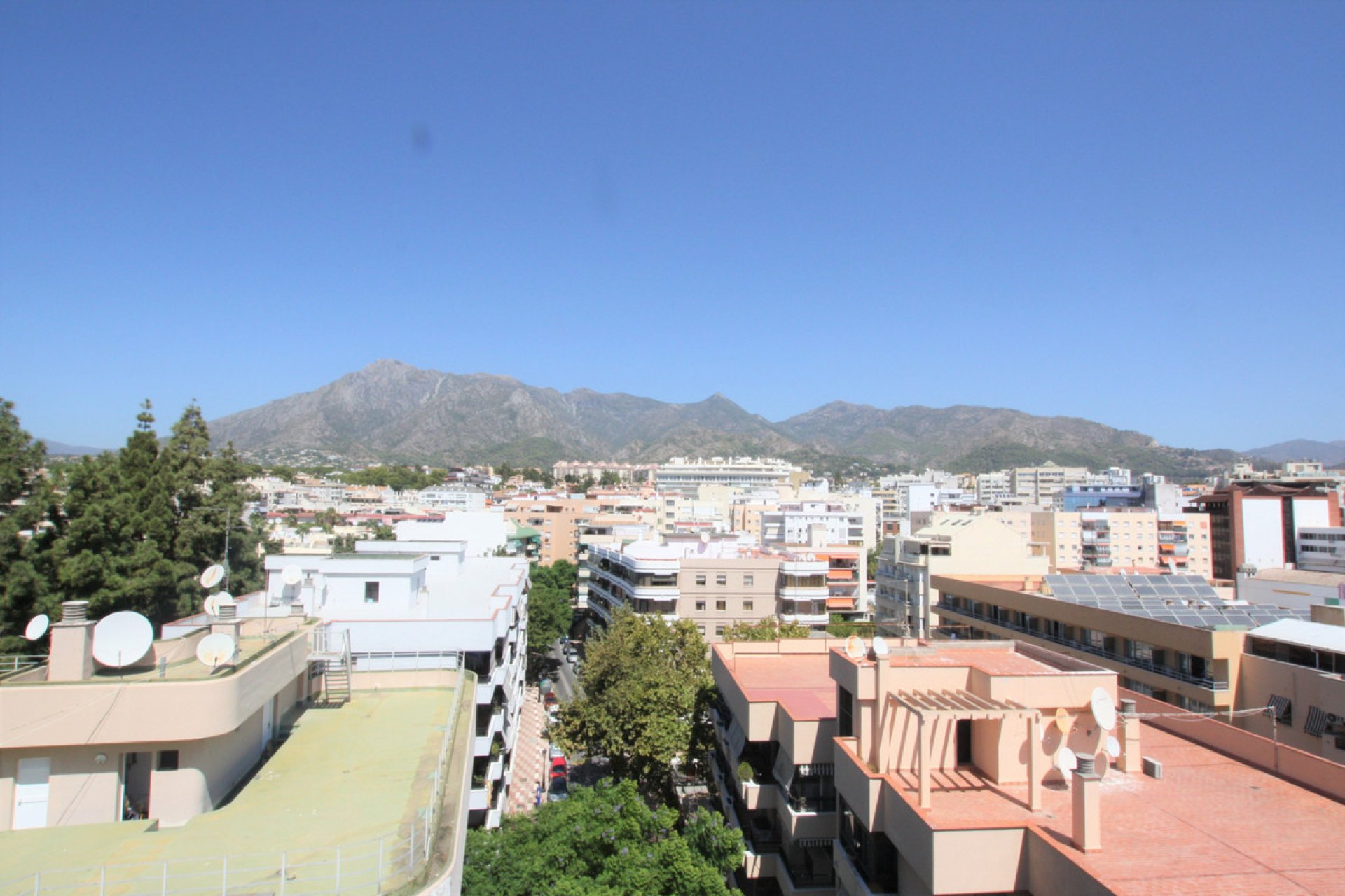 Resale - Apartment - Middle Floor Apartment - Marbella - Marbella Centro