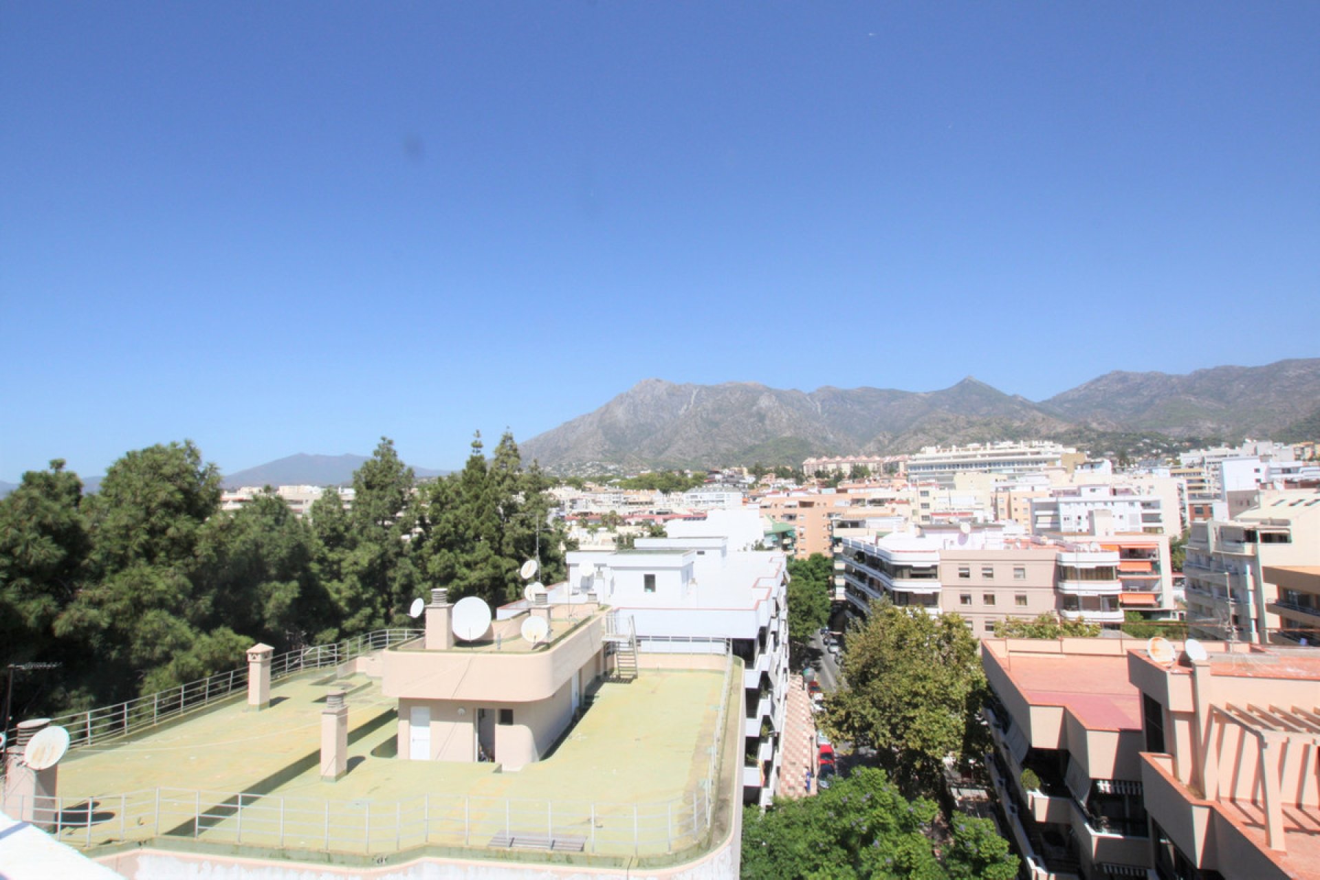 Resale - Apartment - Middle Floor Apartment - Marbella - Marbella Centro