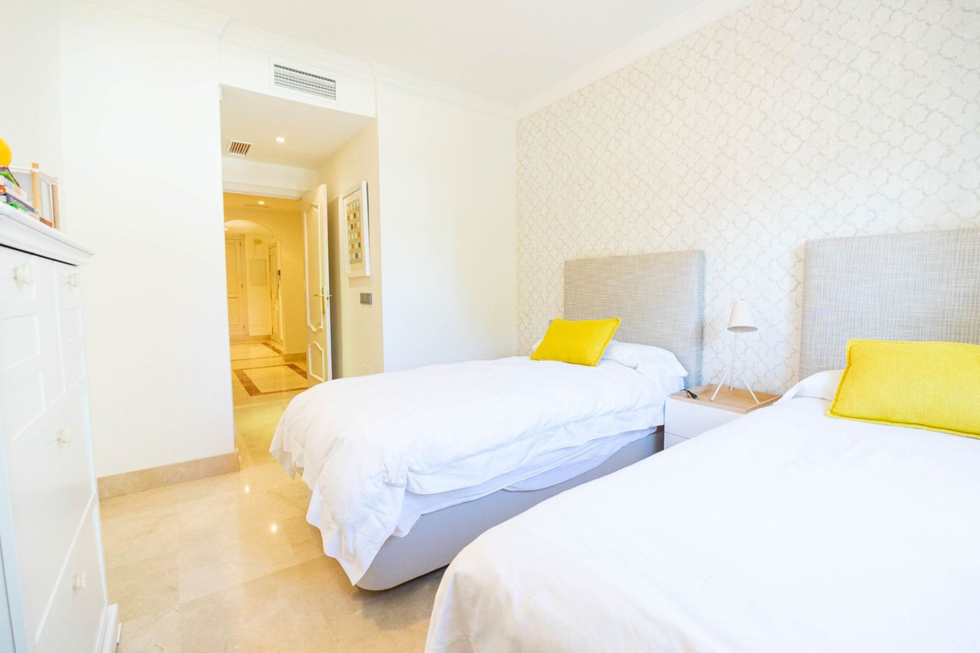 Resale - Apartment - Middle Floor Apartment - Marbella - Marbella Centro