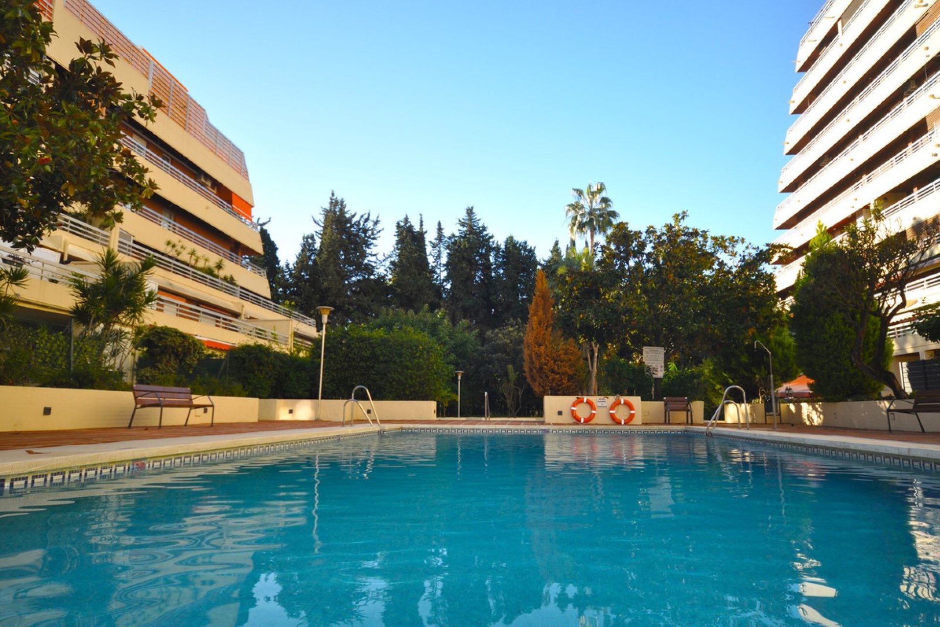 Resale - Apartment - Middle Floor Apartment - Marbella - Marbella Centro