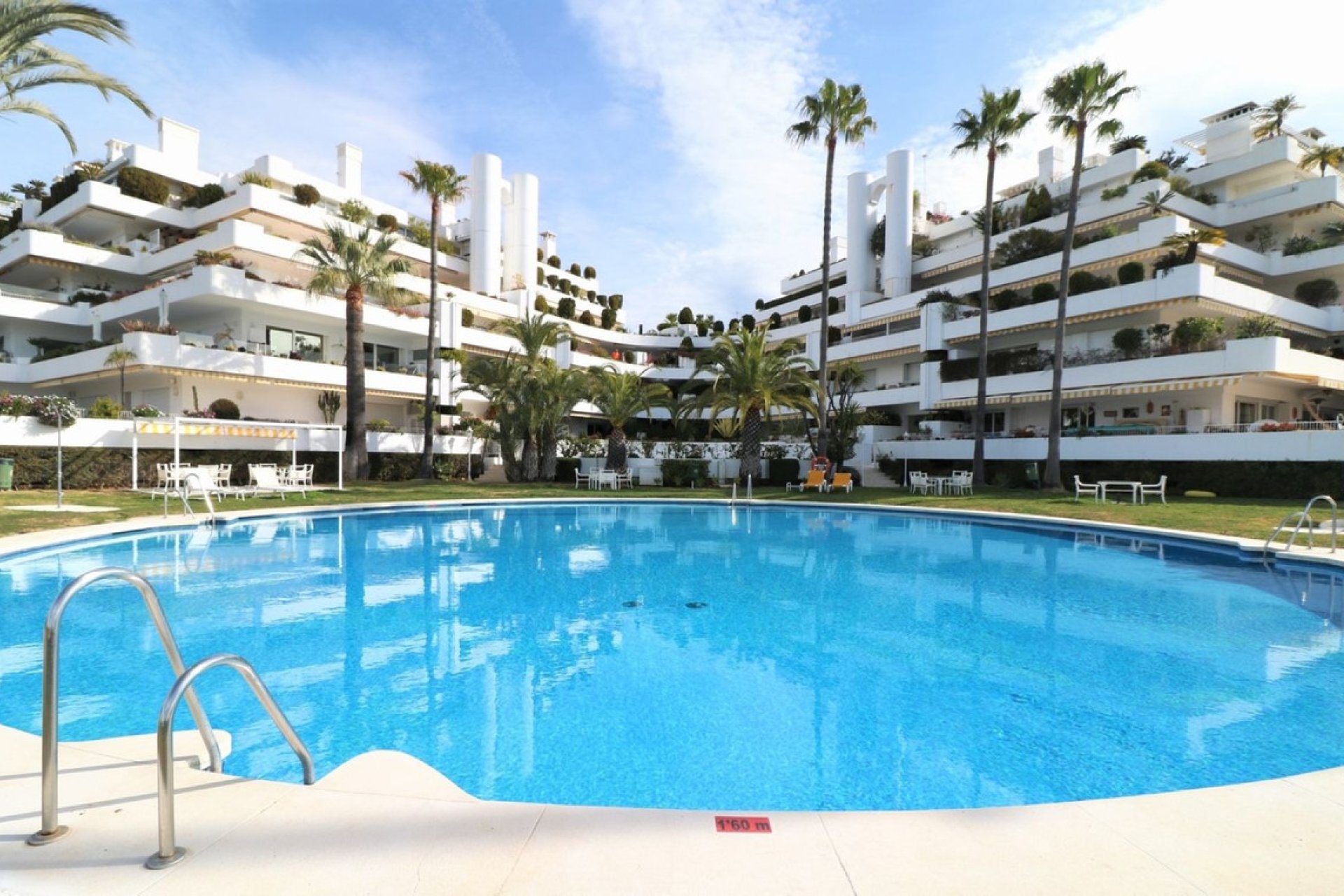 Resale - Apartment - Middle Floor Apartment - Marbella - Marbella Centro