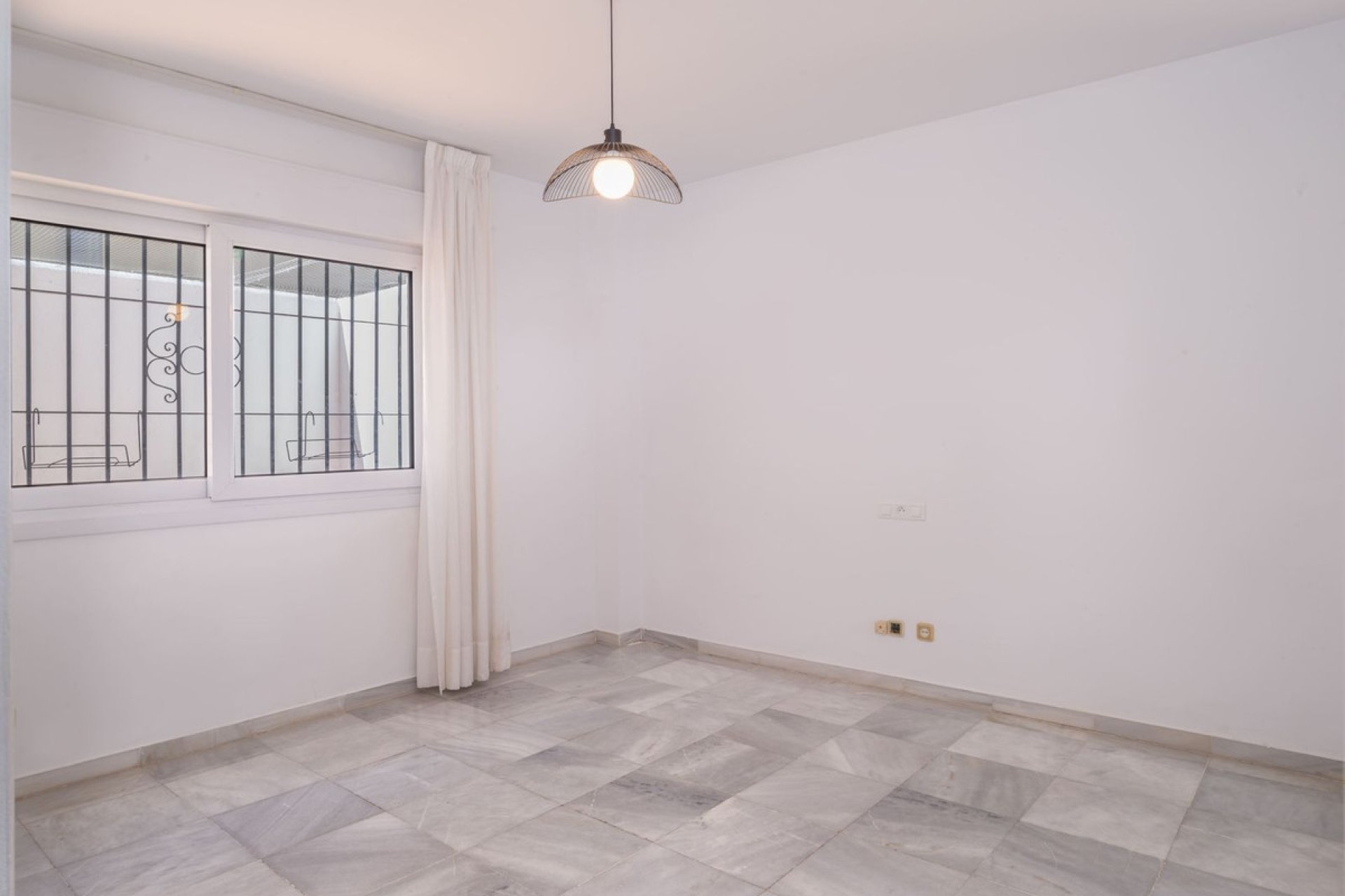 Resale - Apartment - Middle Floor Apartment - Marbella - Marbella Centro