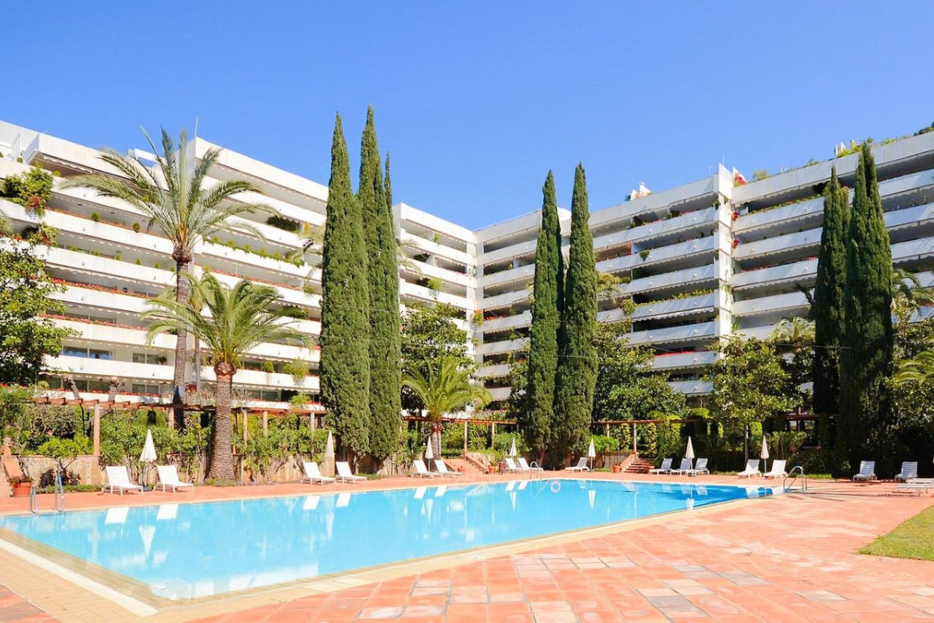 Resale - Apartment - Middle Floor Apartment - Marbella - Marbella Centro