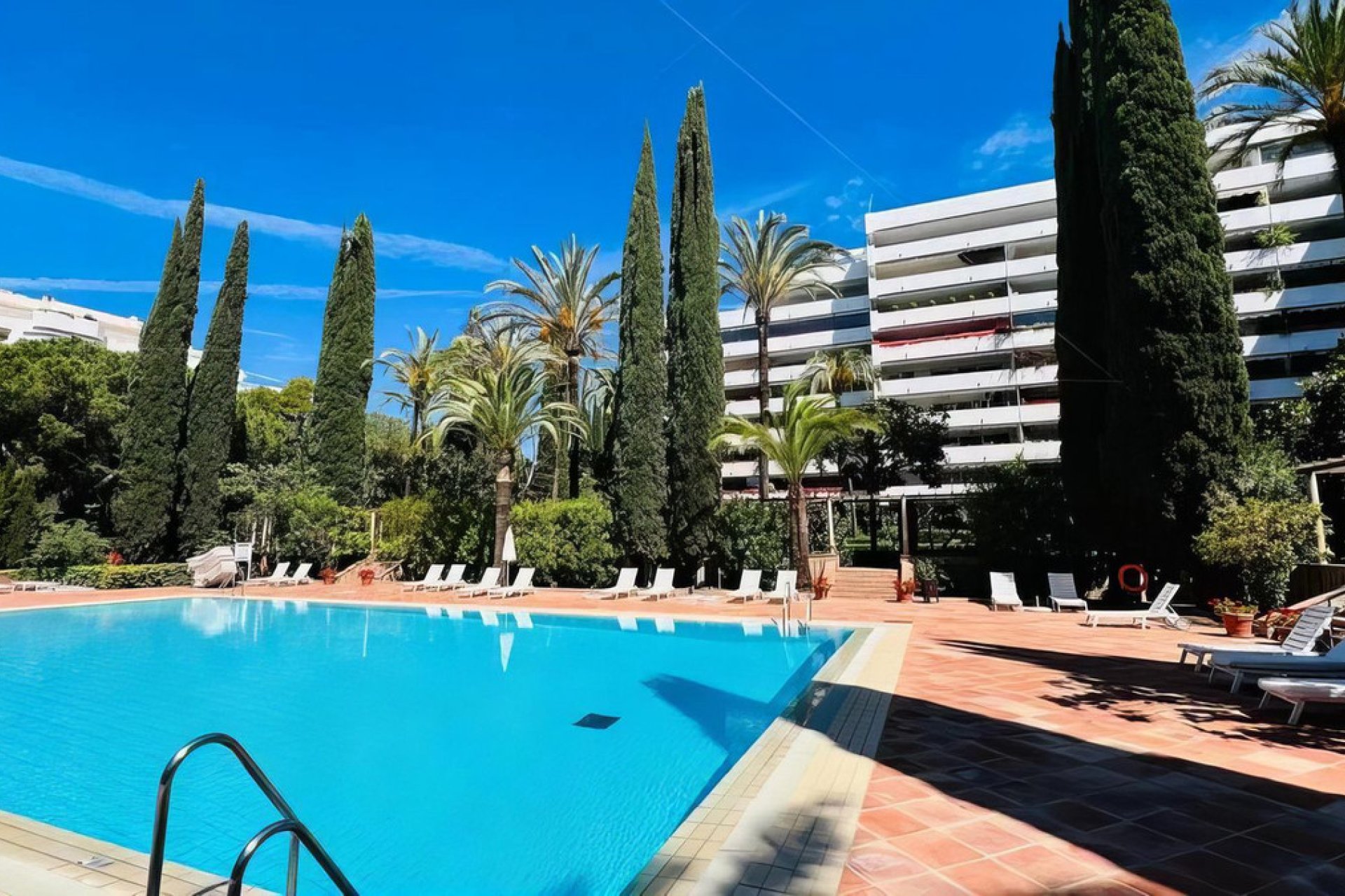 Resale - Apartment - Middle Floor Apartment - Marbella - Marbella Centro