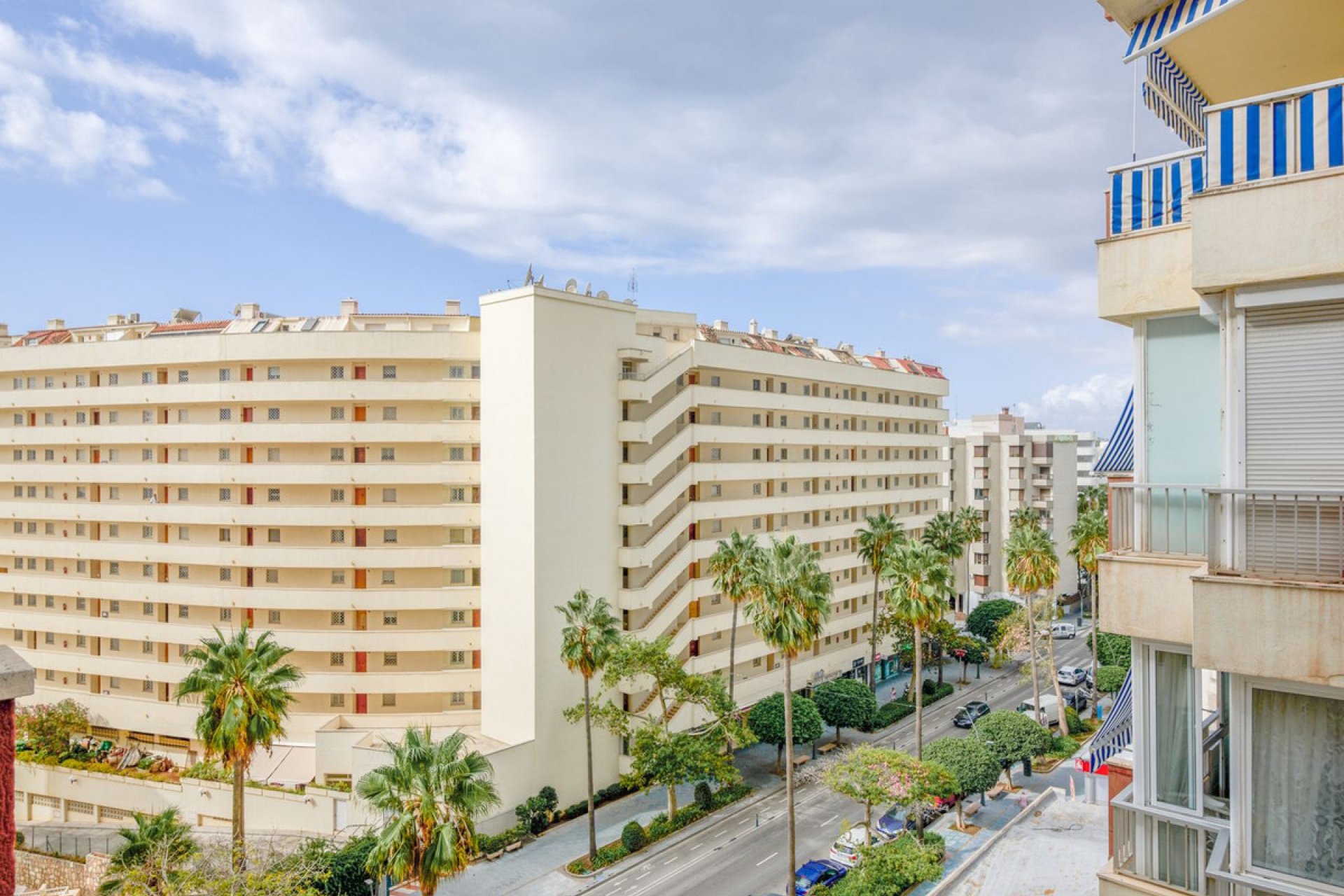 Resale - Apartment - Middle Floor Apartment - Marbella - Marbella Centro