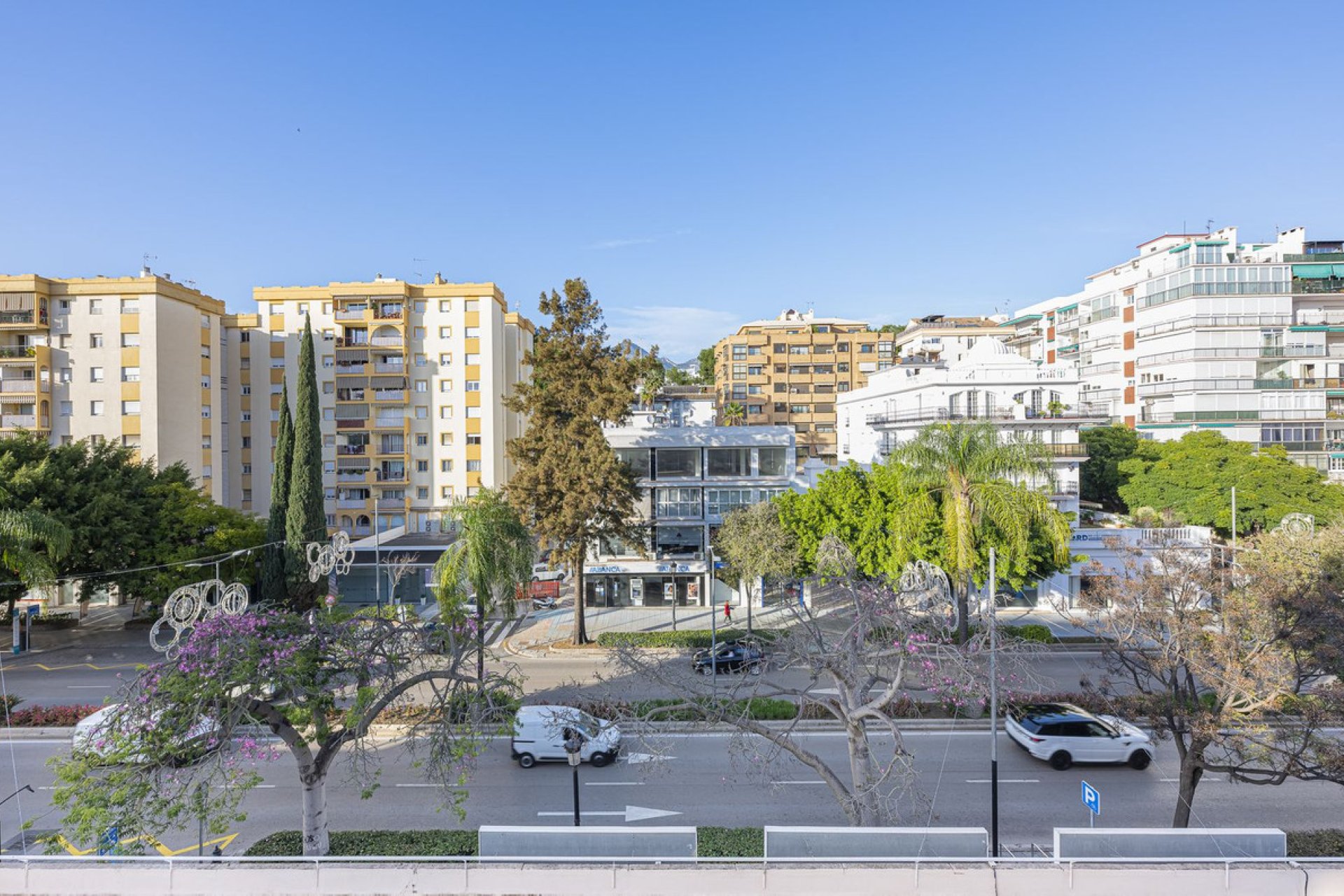 Resale - Apartment - Middle Floor Apartment - Marbella - Marbella Centro