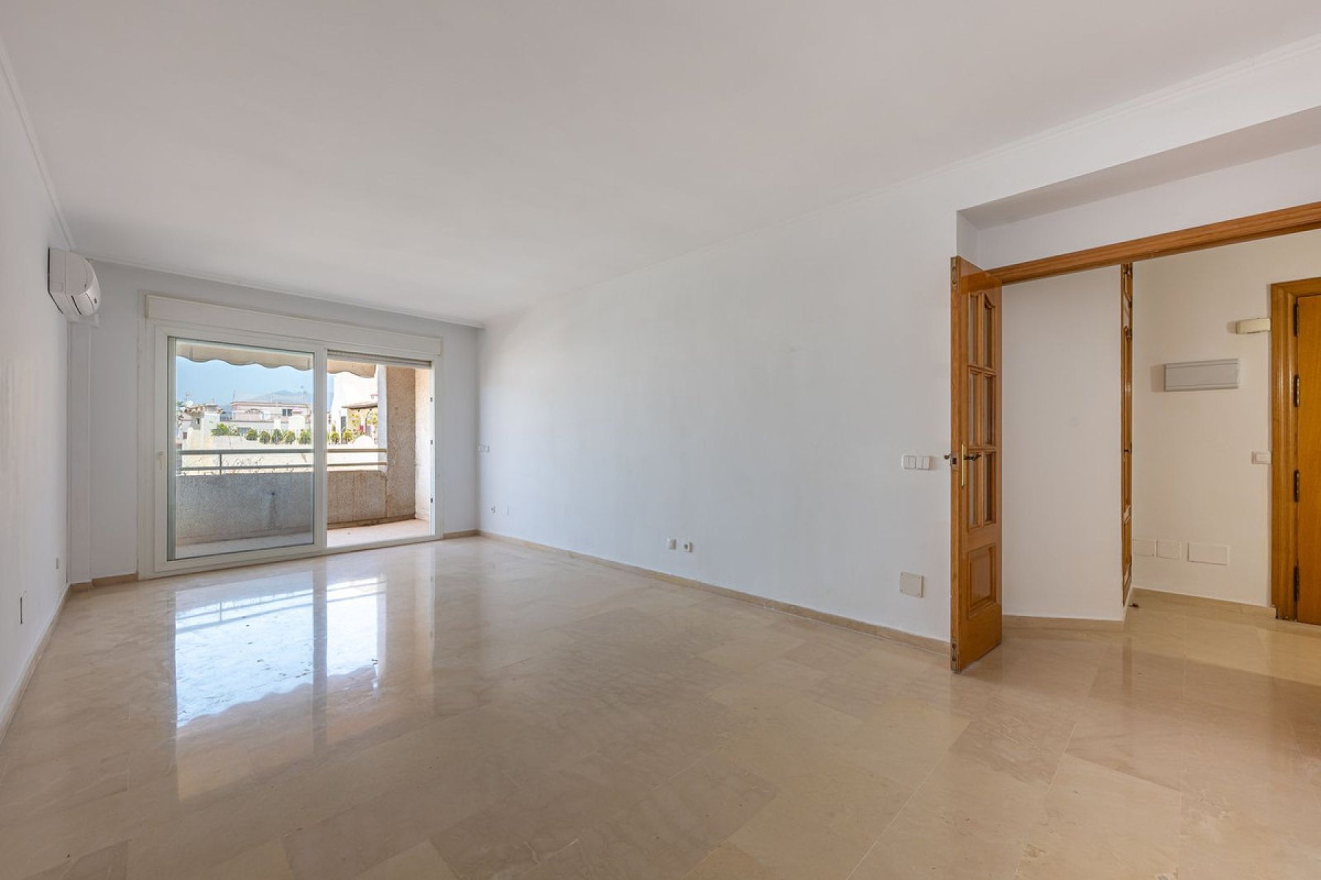 Resale - Apartment - Middle Floor Apartment - Marbella - Marbella Centro