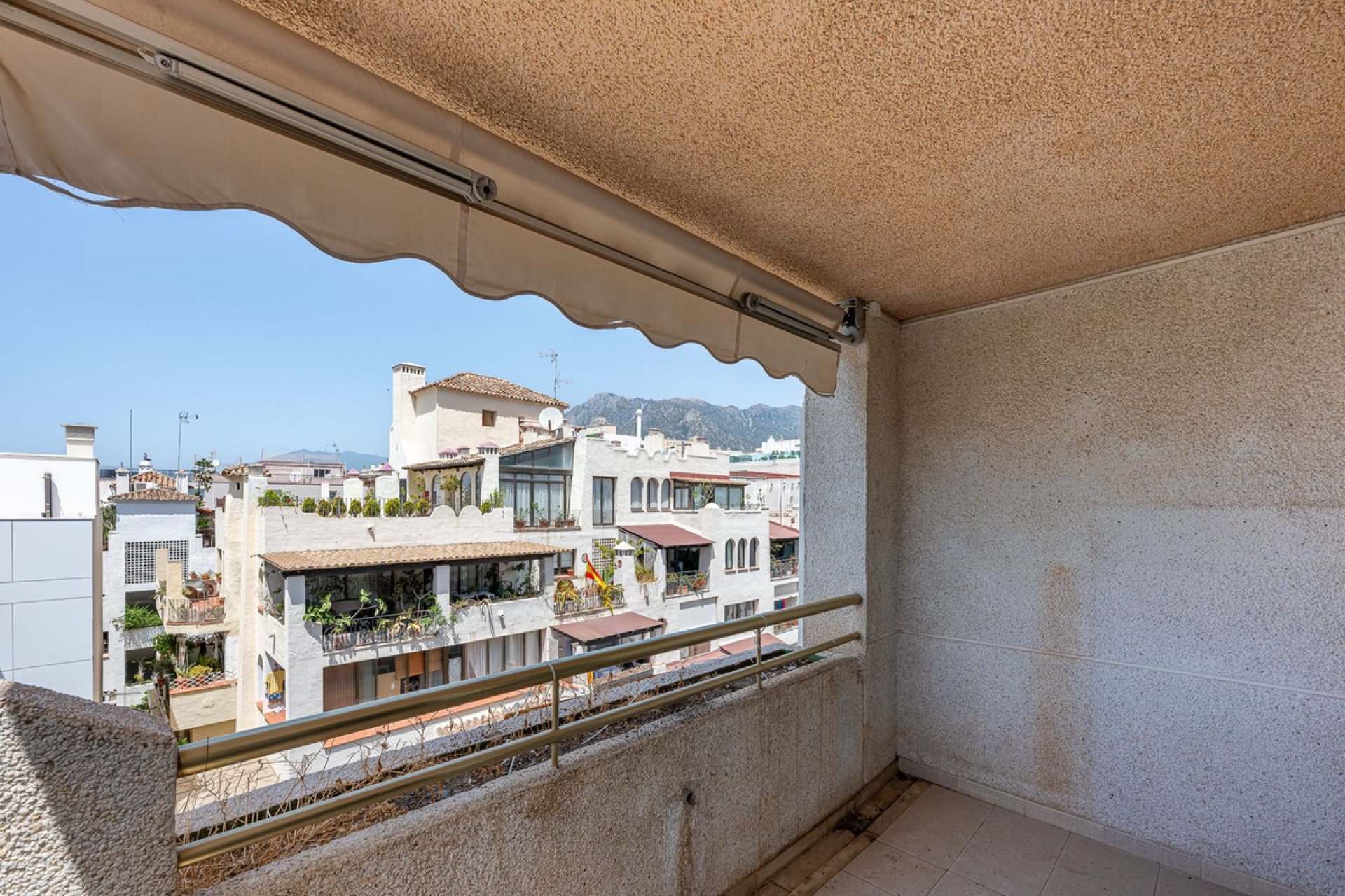 Resale - Apartment - Middle Floor Apartment - Marbella - Marbella Centro