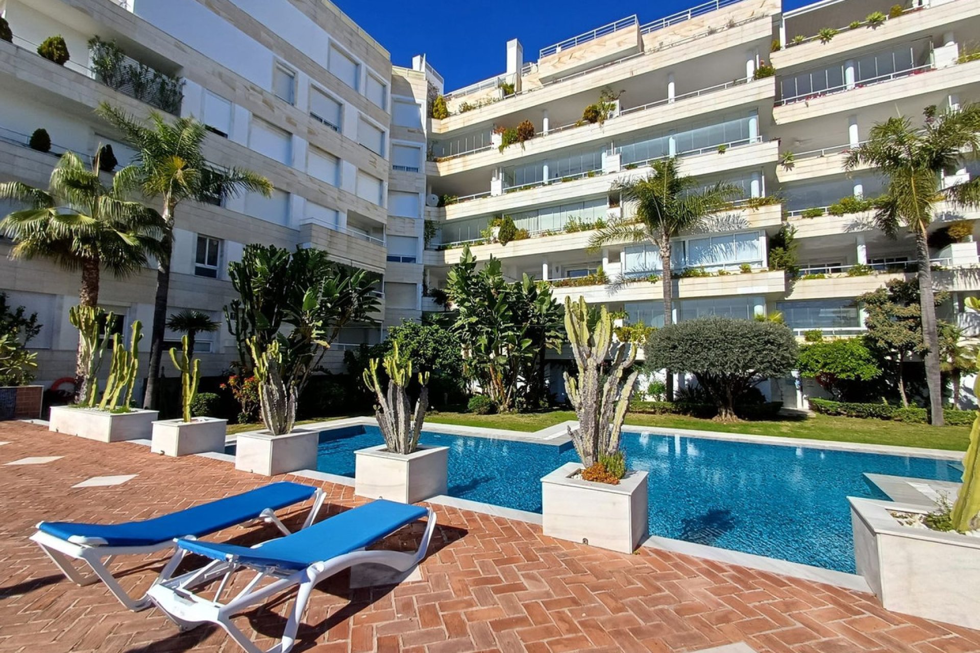 Resale - Apartment - Middle Floor Apartment - Marbella - Marbella Centro