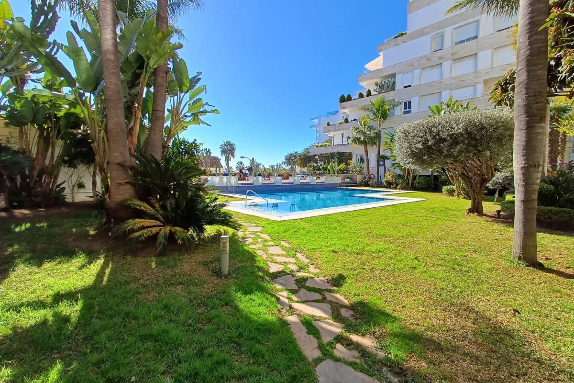 Resale - Apartment - Middle Floor Apartment - Marbella - Marbella Centro