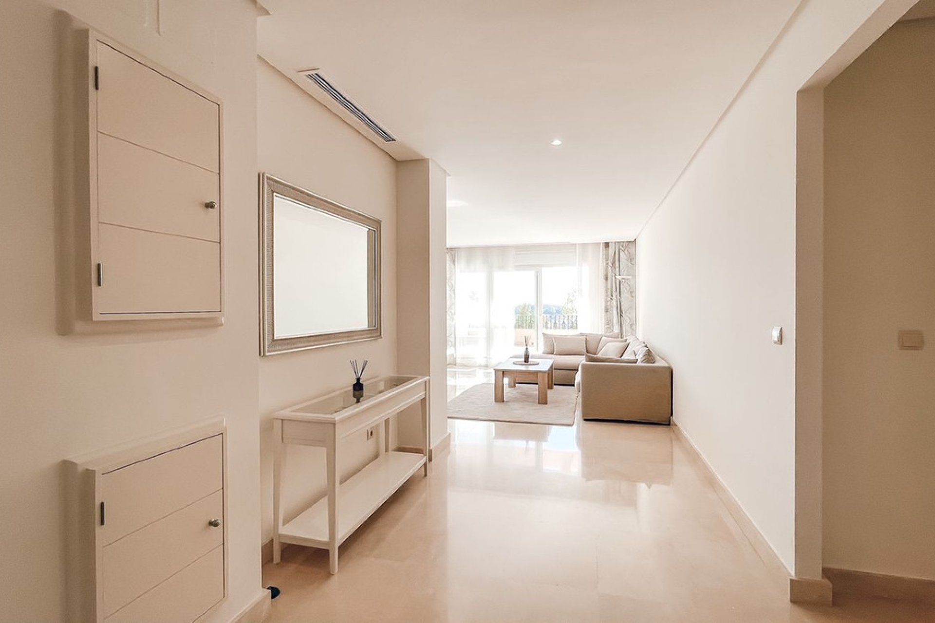 Resale - Apartment - Middle Floor Apartment - Marbella - Marbella Centro