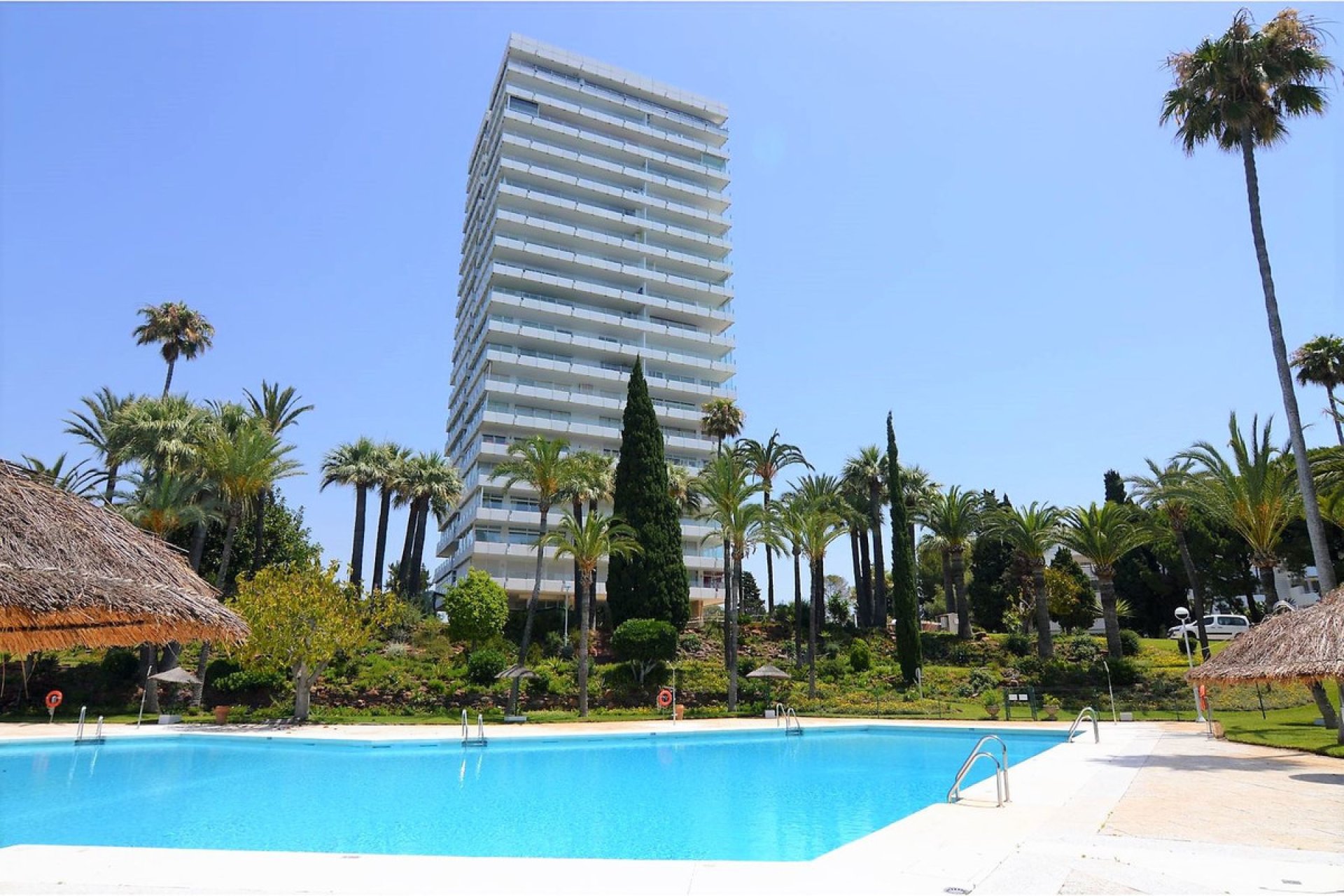 Resale - Apartment - Middle Floor Apartment - Marbella - Marbella Centro