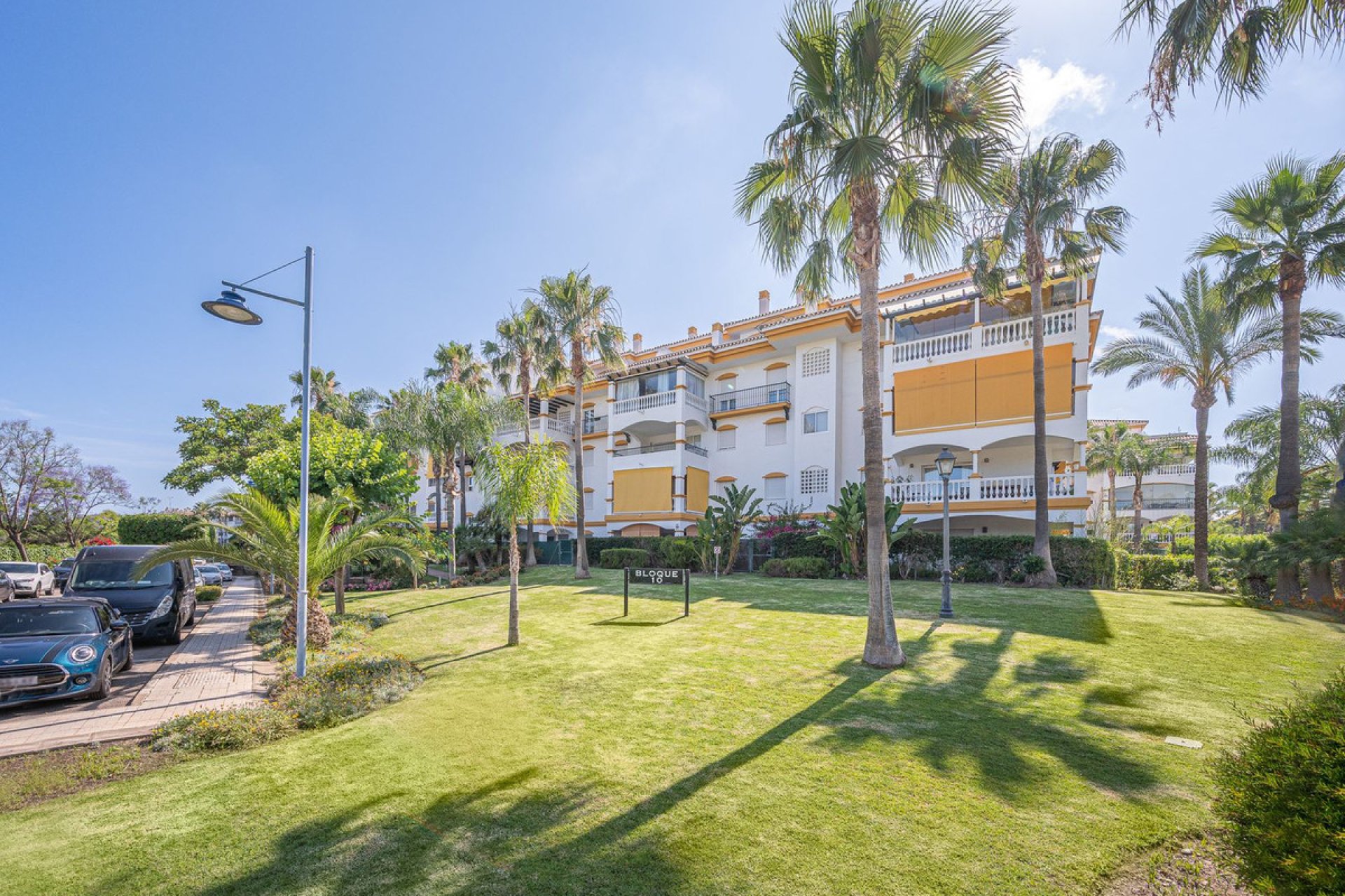 Resale - Apartment - Middle Floor Apartment - Marbella - Marbella Centro