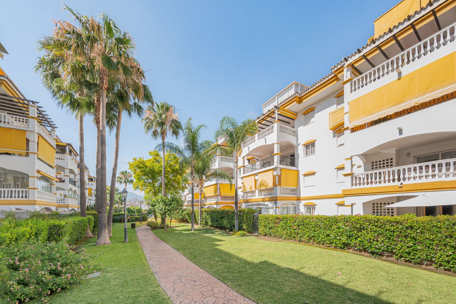 Resale - Apartment - Middle Floor Apartment - Marbella - Marbella Centro