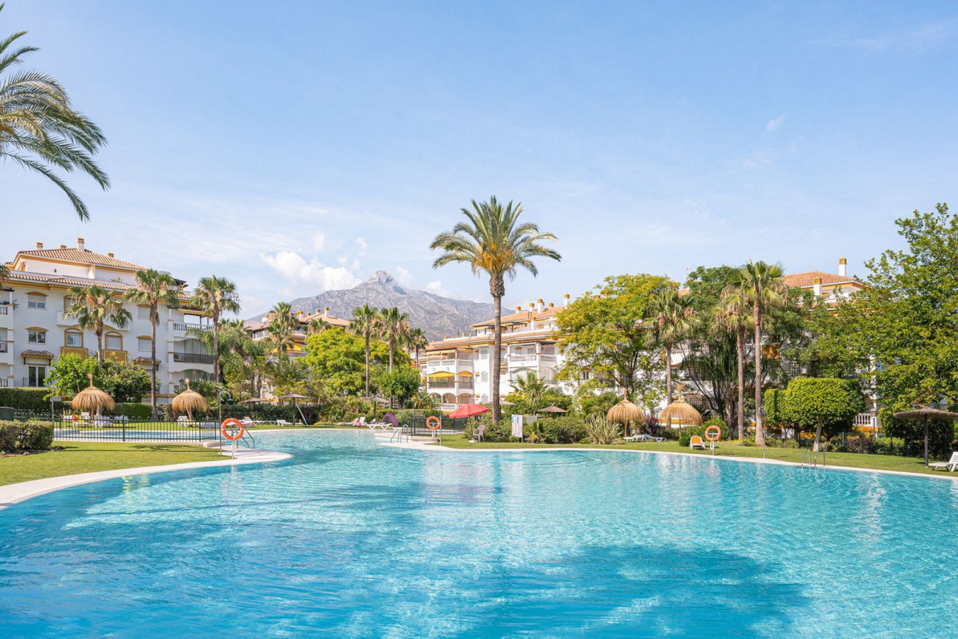 Resale - Apartment - Middle Floor Apartment - Marbella - Marbella Centro