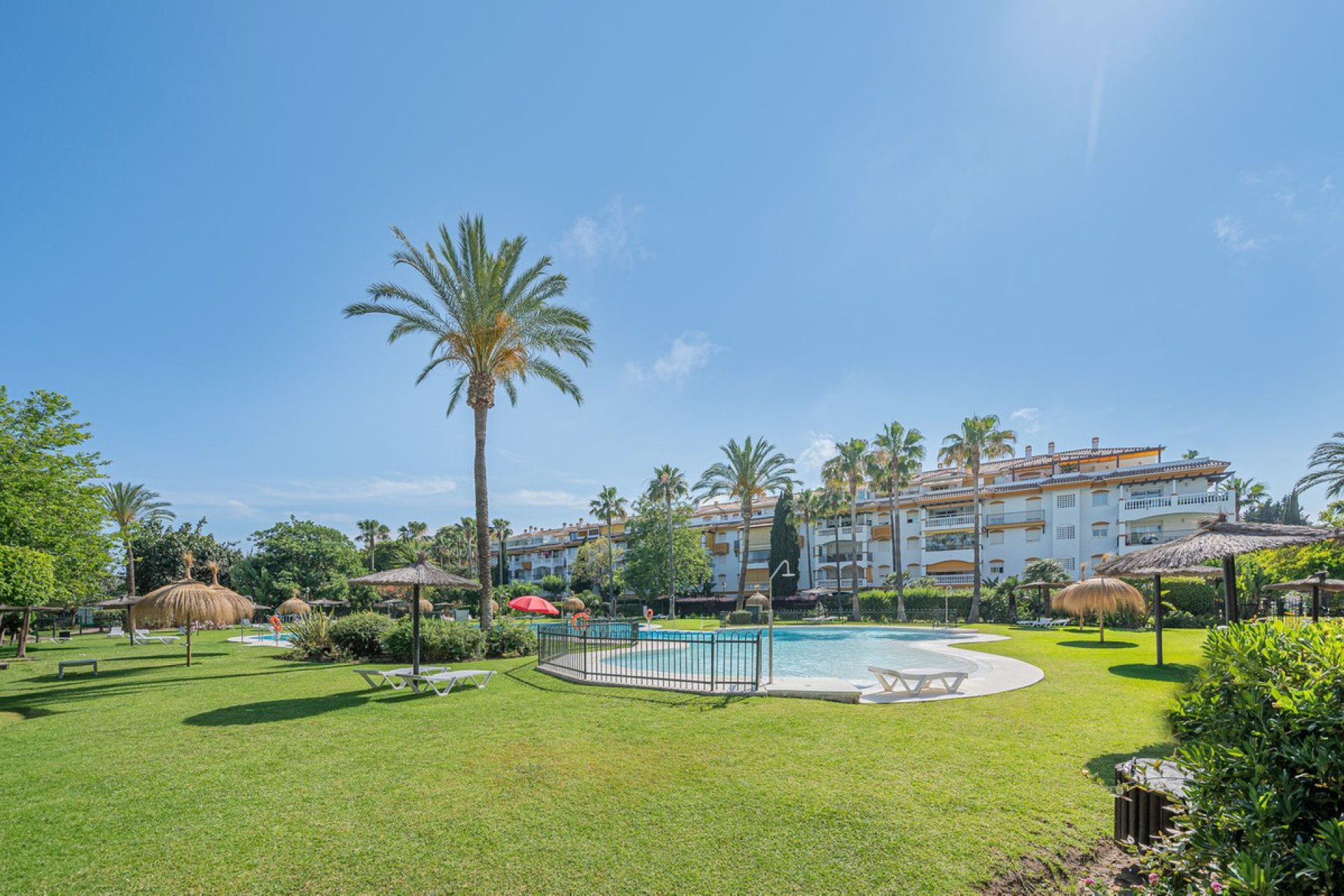 Resale - Apartment - Middle Floor Apartment - Marbella - Marbella Centro